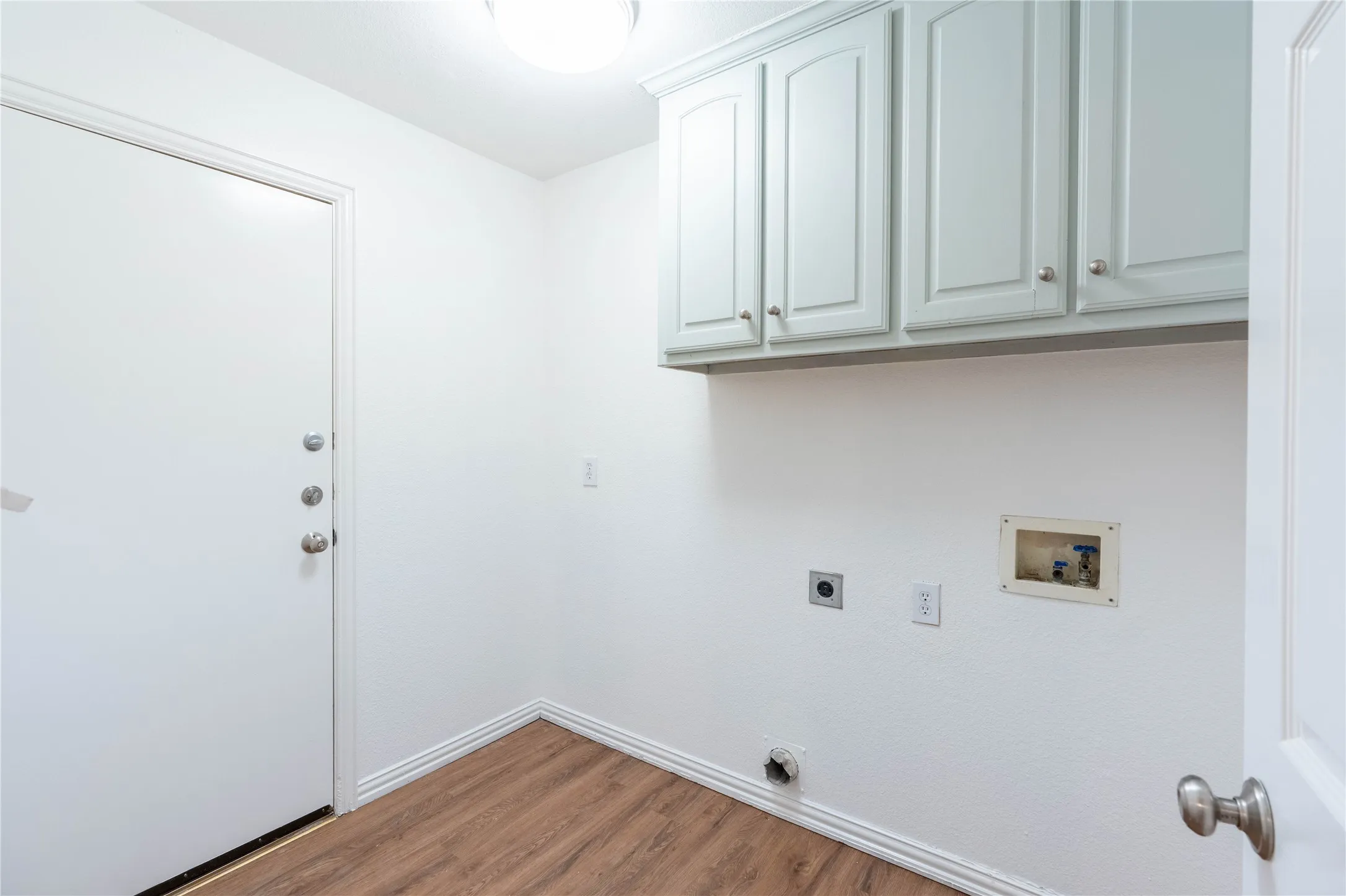 Single Family Residence For Rent in Denton County , 3731 Charter Drive, Frisco, Texas 75034, 4 Bedroom, 3 Bathroom, 2 Garage spaces, 3,301 Sqft, built in 1999, mls#21341663, Real Estate Agent in Frisco, Homes For Rent in Denton county, Homes For Rent in Frisco, Realtor in Frisco Texas, Real Estate Brokerage Independent Realty Texas, Luminita Cordes Realtor