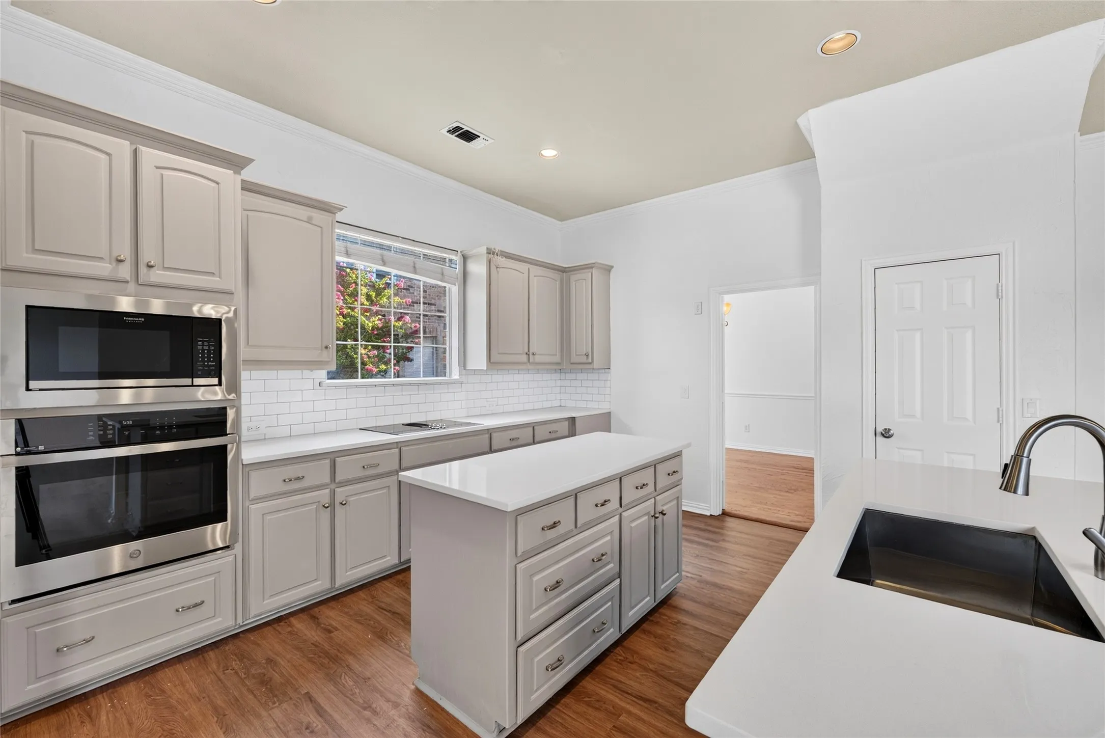 Single Family Residence For Rent in Denton County , 3731 Charter Drive, Frisco, Texas 75034, 4 Bedroom, 3 Bathroom, 2 Garage spaces, 3,301 Sqft, built in 1999, mls#21341663, Real Estate Agent in Frisco, Homes For Rent in Denton county, Homes For Rent in Frisco, Realtor in Frisco Texas, Real Estate Brokerage Independent Realty Texas, Luminita Cordes Realtor