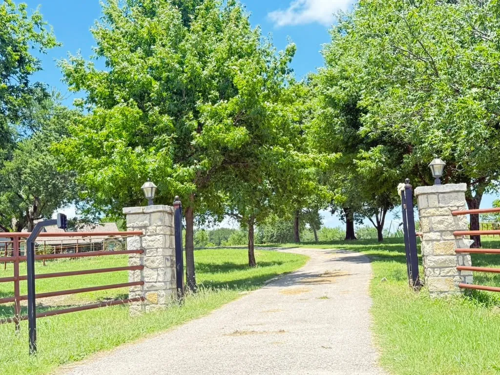 Ranch For Sale in Collin County , 2621 Fm 1827, Mc Kinney, Texas 75071, 0, 0, Garage spaces, 0 Sqft, built in 2015, mls#21297336, Real Estate Agent in Mc Kinney, Homes For Sale in Collin county, Homes For Sale in Mc Kinney, Realtor in Mc Kinney Texas, Real Estate Brokerage Independent Realty Texas, Luminita Cordes Realtor
