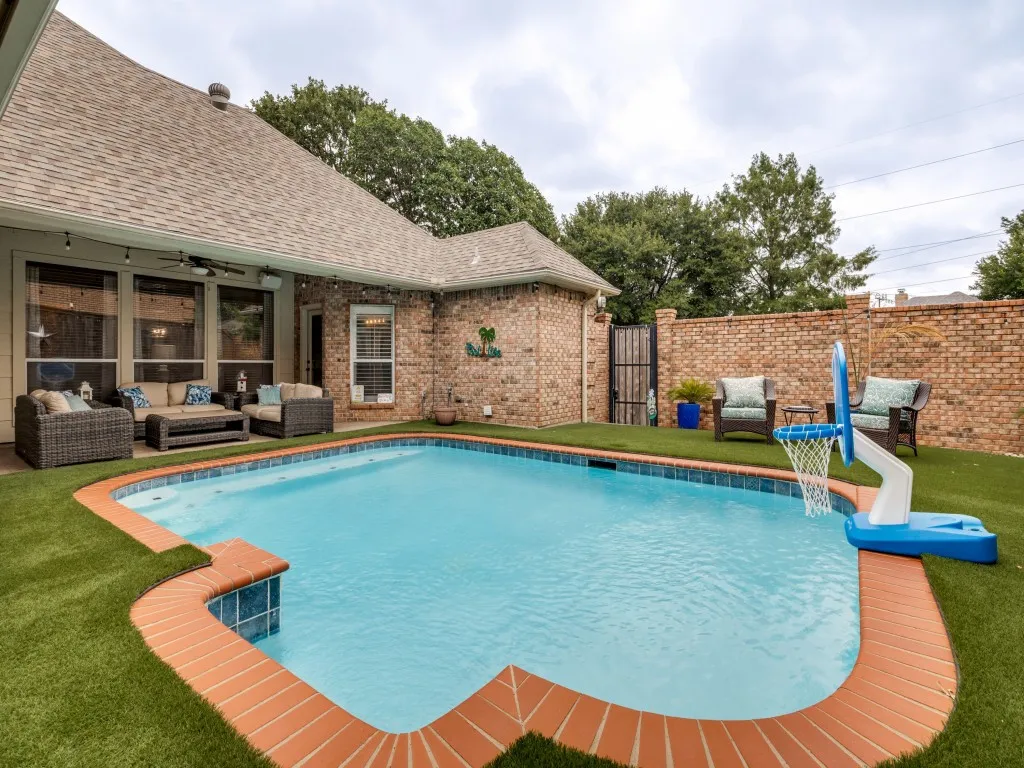 Single Family Residence For Sale in Tarrant County , 2326 Ox Bow Court, Arlington, Texas 76006, 4 Bedroom, 3 Bathroom, 2 Garage spaces, 2,825 Sqft, built in 1989, mls#21341556, Real Estate Agent in Arlington, Homes For Sale in Tarrant county, Homes For Sale in Arlington, Realtor in Arlington Texas, Real Estate Brokerage Independent Realty Texas, Luminita Cordes Realtor