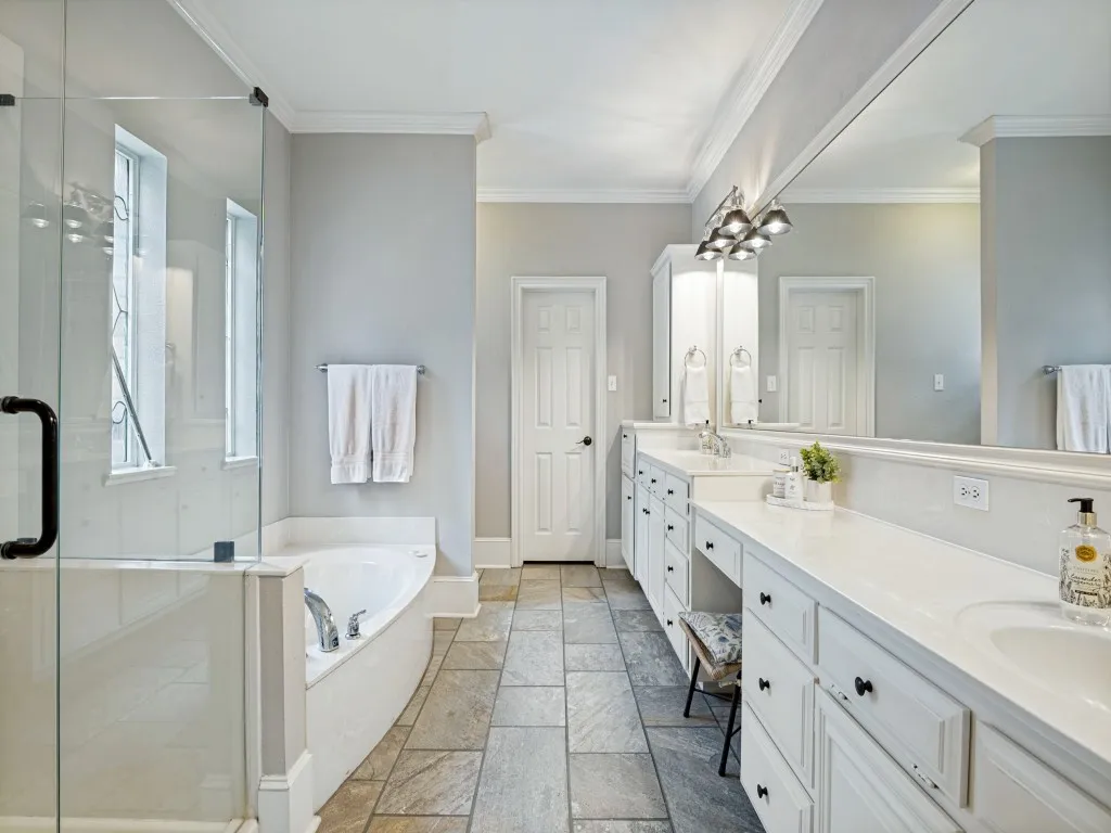 Single Family Residence For Sale in Tarrant County , 2326 Ox Bow Court, Arlington, Texas 76006, 4 Bedroom, 3 Bathroom, 2 Garage spaces, 2,825 Sqft, built in 1989, mls#21341556, Real Estate Agent in Arlington, Homes For Sale in Tarrant county, Homes For Sale in Arlington, Realtor in Arlington Texas, Real Estate Brokerage Independent Realty Texas, Luminita Cordes Realtor