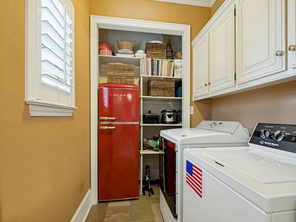 Single Family Residence For Sale in Tarrant County , 2326 Ox Bow Court, Arlington, Texas 76006, 4 Bedroom, 3 Bathroom, 2 Garage spaces, 2,825 Sqft, built in 1989, mls#21341556, Real Estate Agent in Arlington, Homes For Sale in Tarrant county, Homes For Sale in Arlington, Realtor in Arlington Texas, Real Estate Brokerage Independent Realty Texas, Luminita Cordes Realtor