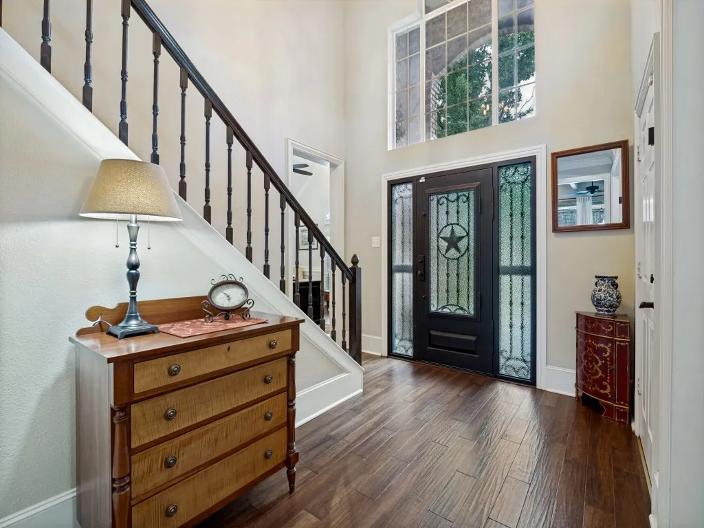 Single Family Residence For Sale in Tarrant County , 2326 Ox Bow Court, Arlington, Texas 76006, 4 Bedroom, 3 Bathroom, 2 Garage spaces, 2,825 Sqft, built in 1989, mls#21341556, Real Estate Agent in Arlington, Homes For Sale in Tarrant county, Homes For Sale in Arlington, Realtor in Arlington Texas, Real Estate Brokerage Independent Realty Texas, Luminita Cordes Realtor