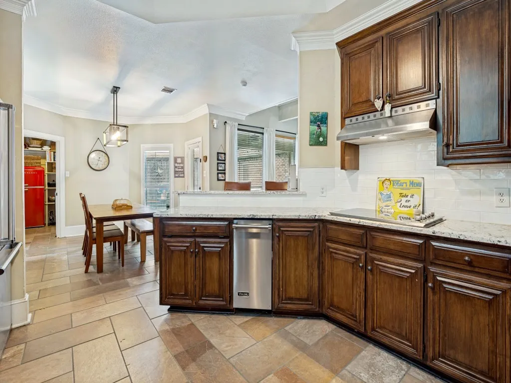 Single Family Residence For Sale in Tarrant County , 2326 Ox Bow Court, Arlington, Texas 76006, 4 Bedroom, 3 Bathroom, 2 Garage spaces, 2,825 Sqft, built in 1989, mls#21341556, Real Estate Agent in Arlington, Homes For Sale in Tarrant county, Homes For Sale in Arlington, Realtor in Arlington Texas, Real Estate Brokerage Independent Realty Texas, Luminita Cordes Realtor