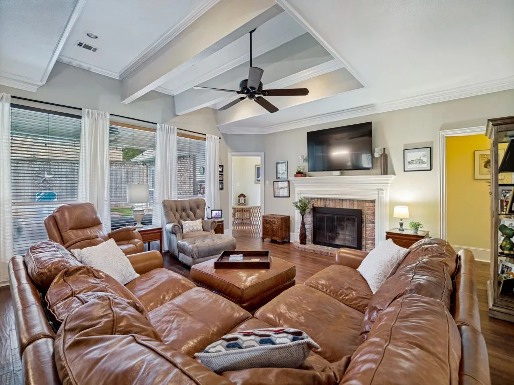 Single Family Residence For Sale in Tarrant County , 2326 Ox Bow Court, Arlington, Texas 76006, 4 Bedroom, 3 Bathroom, 2 Garage spaces, 2,825 Sqft, built in 1989, mls#21341556, Real Estate Agent in Arlington, Homes For Sale in Tarrant county, Homes For Sale in Arlington, Realtor in Arlington Texas, Real Estate Brokerage Independent Realty Texas, Luminita Cordes Realtor