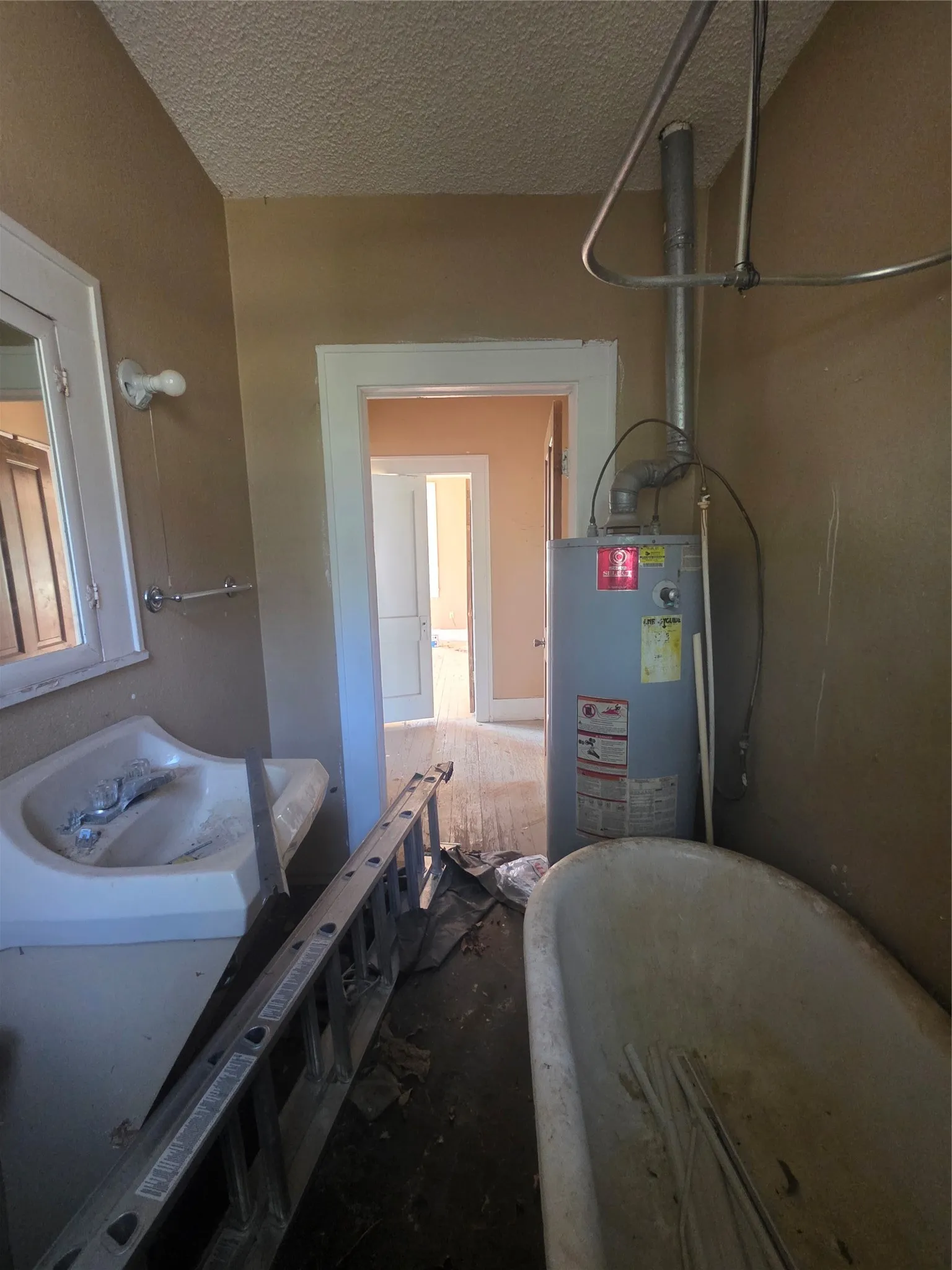 Single Family Residence For Sale in Stephens County , 1100 E Walker Street, Breckenridge, Texas 76424, 2 Bedroom, 1 Bathroom, Garage spaces, 1,035 Sqft, built in 0, mls#21339117, Real Estate Agent in Breckenridge, Homes For Sale in Stephens county, Homes For Sale in Breckenridge, Realtor in Breckenridge Texas, Real Estate Brokerage Independent Realty Texas, Luminita Cordes Realtor