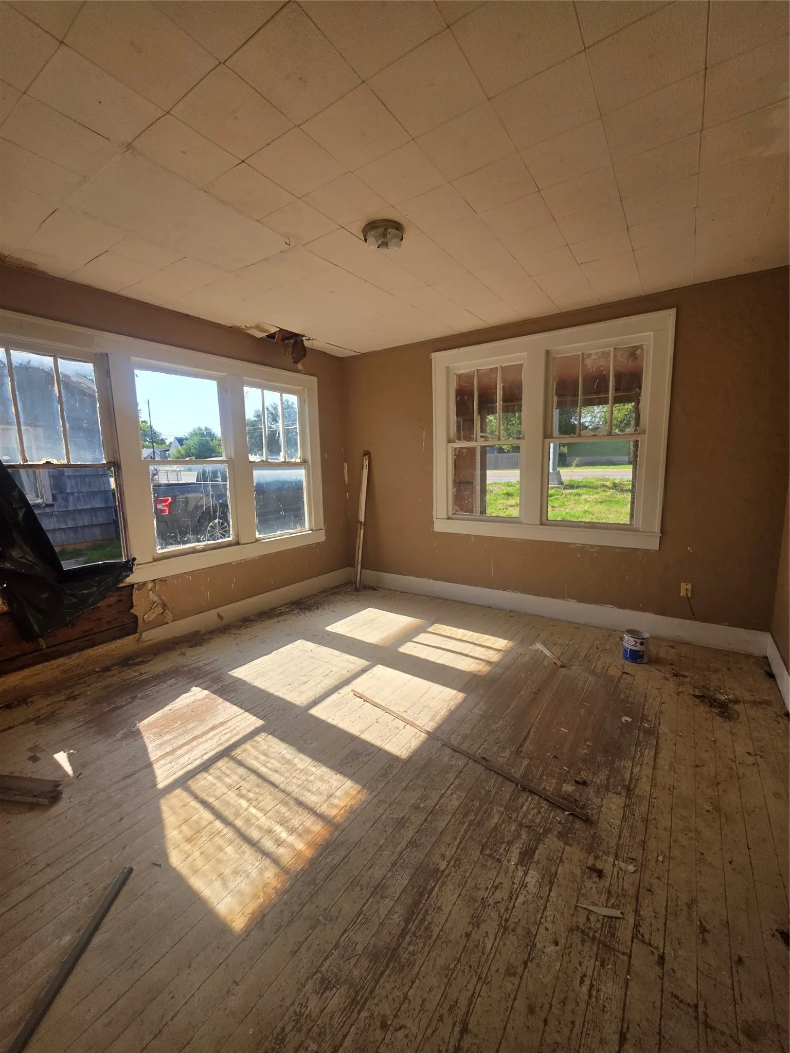 Single Family Residence For Sale in Stephens County , 1100 E Walker Street, Breckenridge, Texas 76424, 2 Bedroom, 1 Bathroom, Garage spaces, 1,035 Sqft, built in 0, mls#21339117, Real Estate Agent in Breckenridge, Homes For Sale in Stephens county, Homes For Sale in Breckenridge, Realtor in Breckenridge Texas, Real Estate Brokerage Independent Realty Texas, Luminita Cordes Realtor