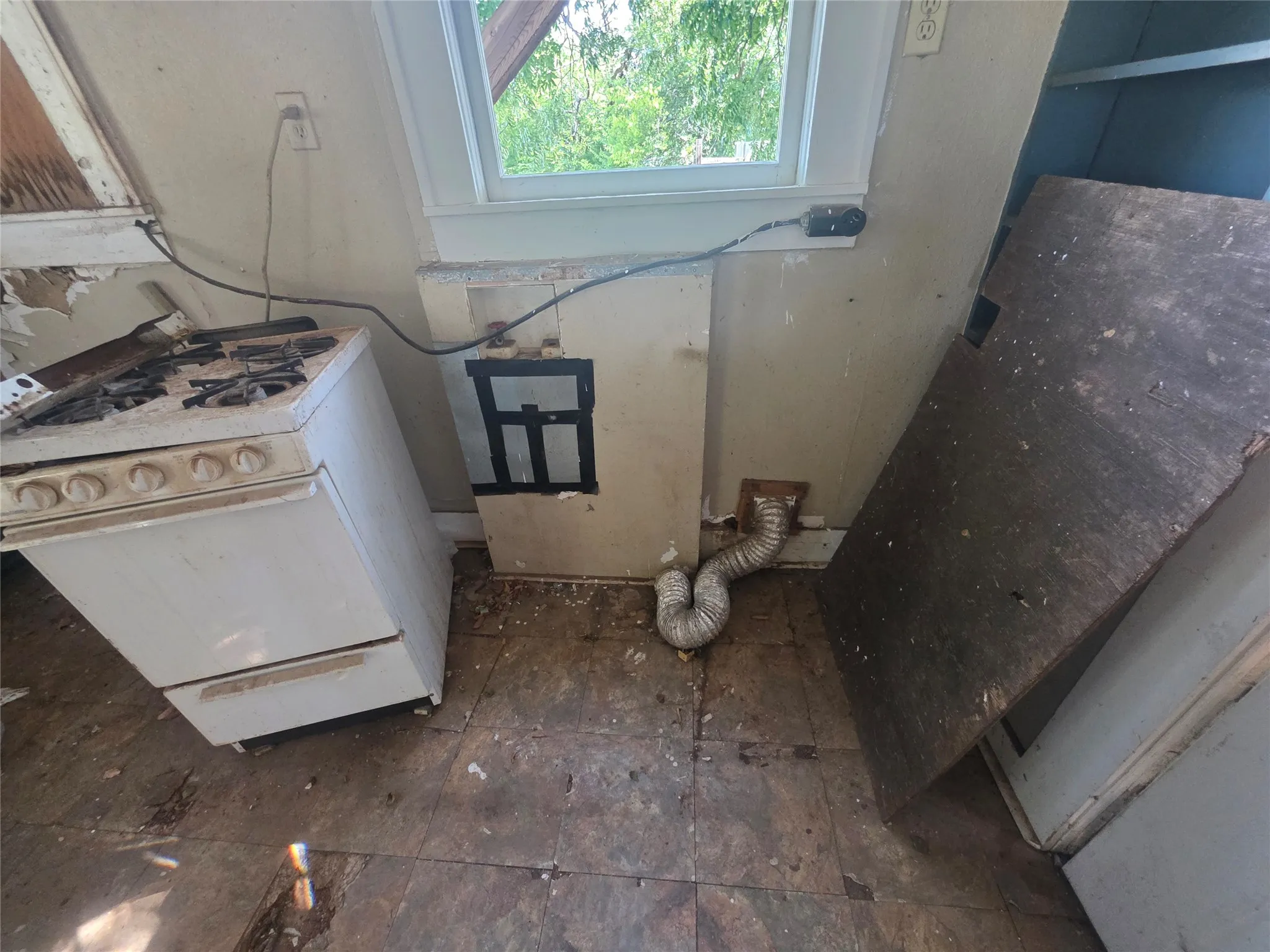 Single Family Residence For Sale in Stephens County , 1100 E Walker Street, Breckenridge, Texas 76424, 2 Bedroom, 1 Bathroom, Garage spaces, 1,035 Sqft, built in 0, mls#21339117, Real Estate Agent in Breckenridge, Homes For Sale in Stephens county, Homes For Sale in Breckenridge, Realtor in Breckenridge Texas, Real Estate Brokerage Independent Realty Texas, Luminita Cordes Realtor