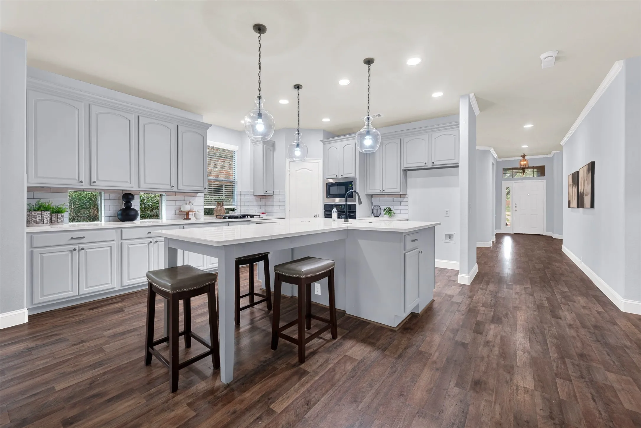 Single Family Residence For Sale in Collin County , 10925 Prescott Drive, Frisco, Texas 75033, 4 Bedroom, 3 Bathroom, 2 Garage spaces, 2,209 Sqft, built in 2004, mls#21311518, Real Estate Agent in Frisco, Homes For Sale in Collin county, Homes For Sale in Frisco, Realtor in Frisco Texas, Real Estate Brokerage Independent Realty Texas, Luminita Cordes Realtor