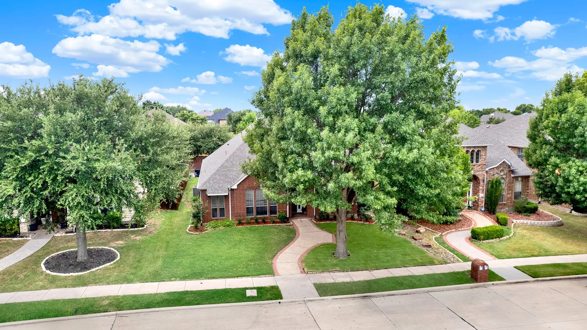 Single Family Residence For Sale in Collin County , 10925 Prescott Drive, Frisco, Texas 75033, 4 Bedroom, 3 Bathroom, 2 Garage spaces, 2,209 Sqft, built in 2004, mls#21311518, Real Estate Agent in Frisco, Homes For Sale in Collin county, Homes For Sale in Frisco, Realtor in Frisco Texas, Real Estate Brokerage Independent Realty Texas, Luminita Cordes Realtor