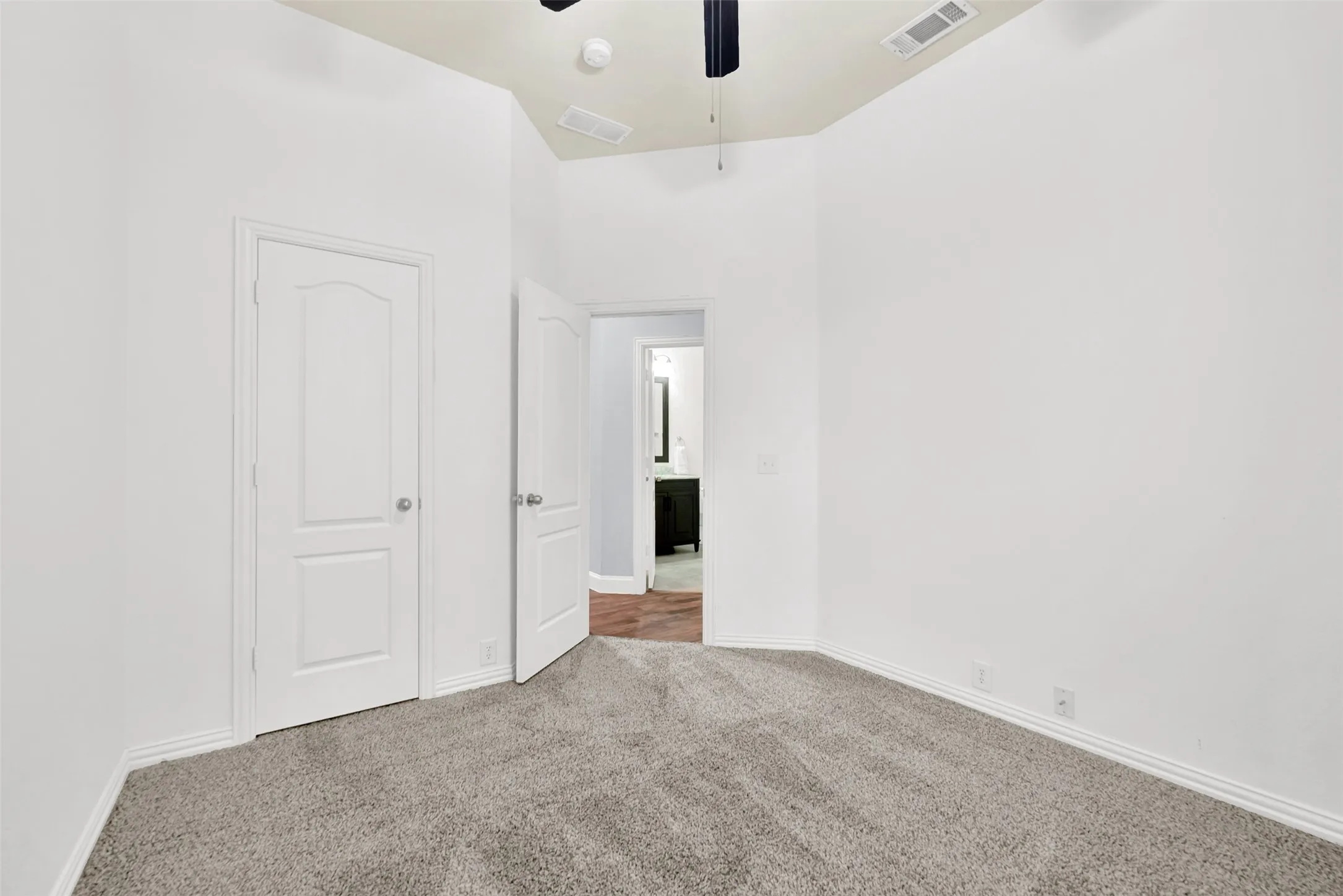 Single Family Residence For Sale in Collin County , 10925 Prescott Drive, Frisco, Texas 75033, 4 Bedroom, 3 Bathroom, 2 Garage spaces, 2,209 Sqft, built in 2004, mls#21311518, Real Estate Agent in Frisco, Homes For Sale in Collin county, Homes For Sale in Frisco, Realtor in Frisco Texas, Real Estate Brokerage Independent Realty Texas, Luminita Cordes Realtor