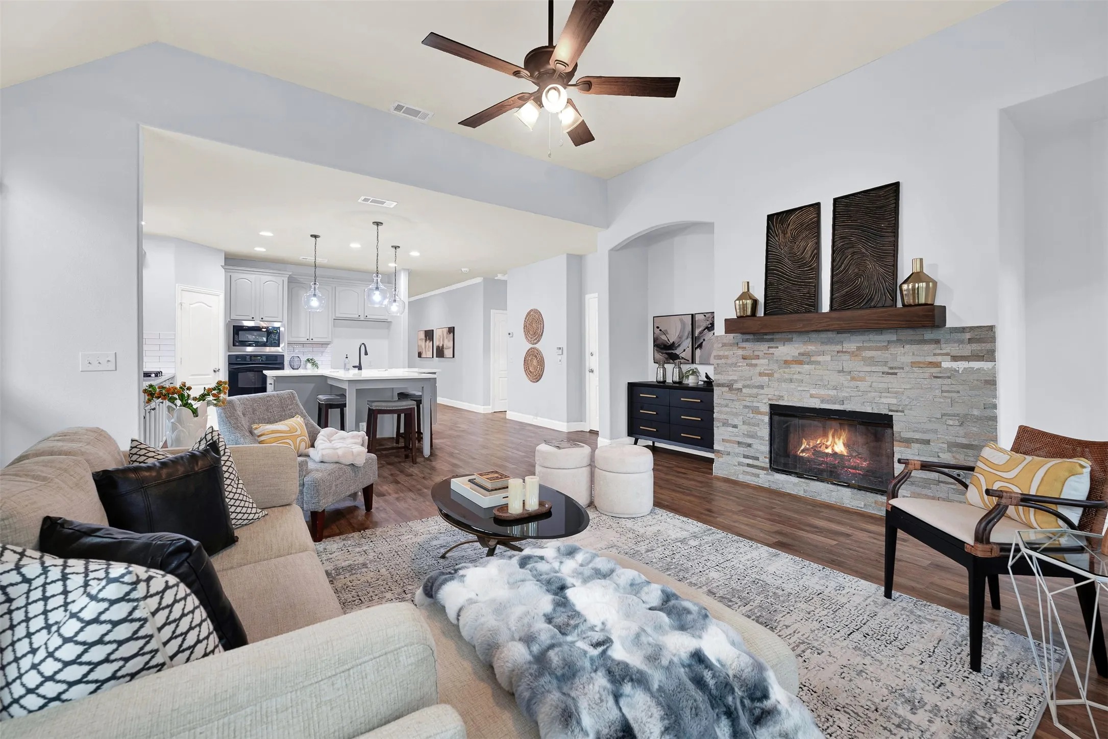 Single Family Residence For Sale in Collin County , 10925 Prescott Drive, Frisco, Texas 75033, 4 Bedroom, 3 Bathroom, 2 Garage spaces, 2,209 Sqft, built in 2004, mls#21311518, Real Estate Agent in Frisco, Homes For Sale in Collin county, Homes For Sale in Frisco, Realtor in Frisco Texas, Real Estate Brokerage Independent Realty Texas, Luminita Cordes Realtor