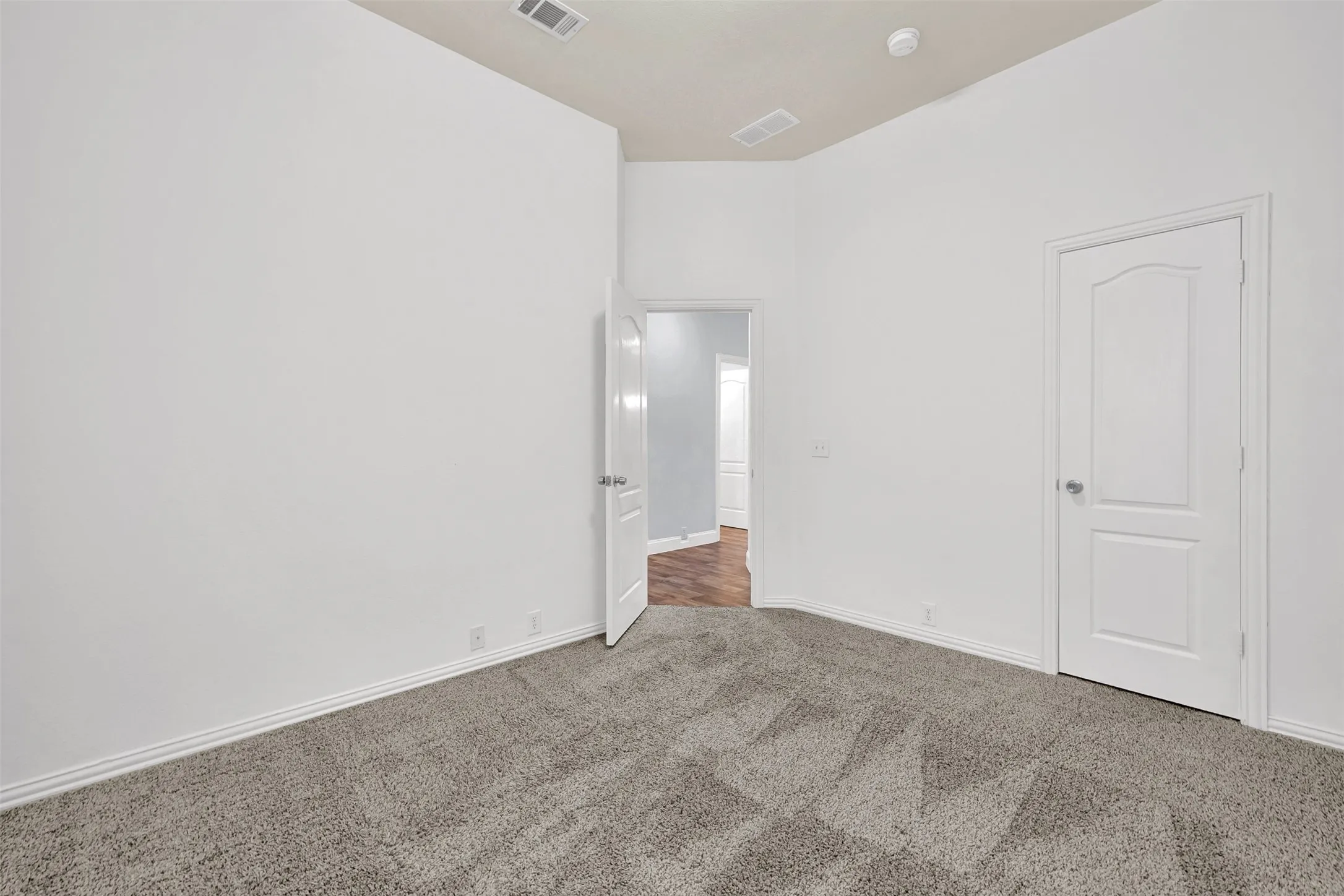 Single Family Residence For Sale in Collin County , 10925 Prescott Drive, Frisco, Texas 75033, 4 Bedroom, 3 Bathroom, 2 Garage spaces, 2,209 Sqft, built in 2004, mls#21311518, Real Estate Agent in Frisco, Homes For Sale in Collin county, Homes For Sale in Frisco, Realtor in Frisco Texas, Real Estate Brokerage Independent Realty Texas, Luminita Cordes Realtor
