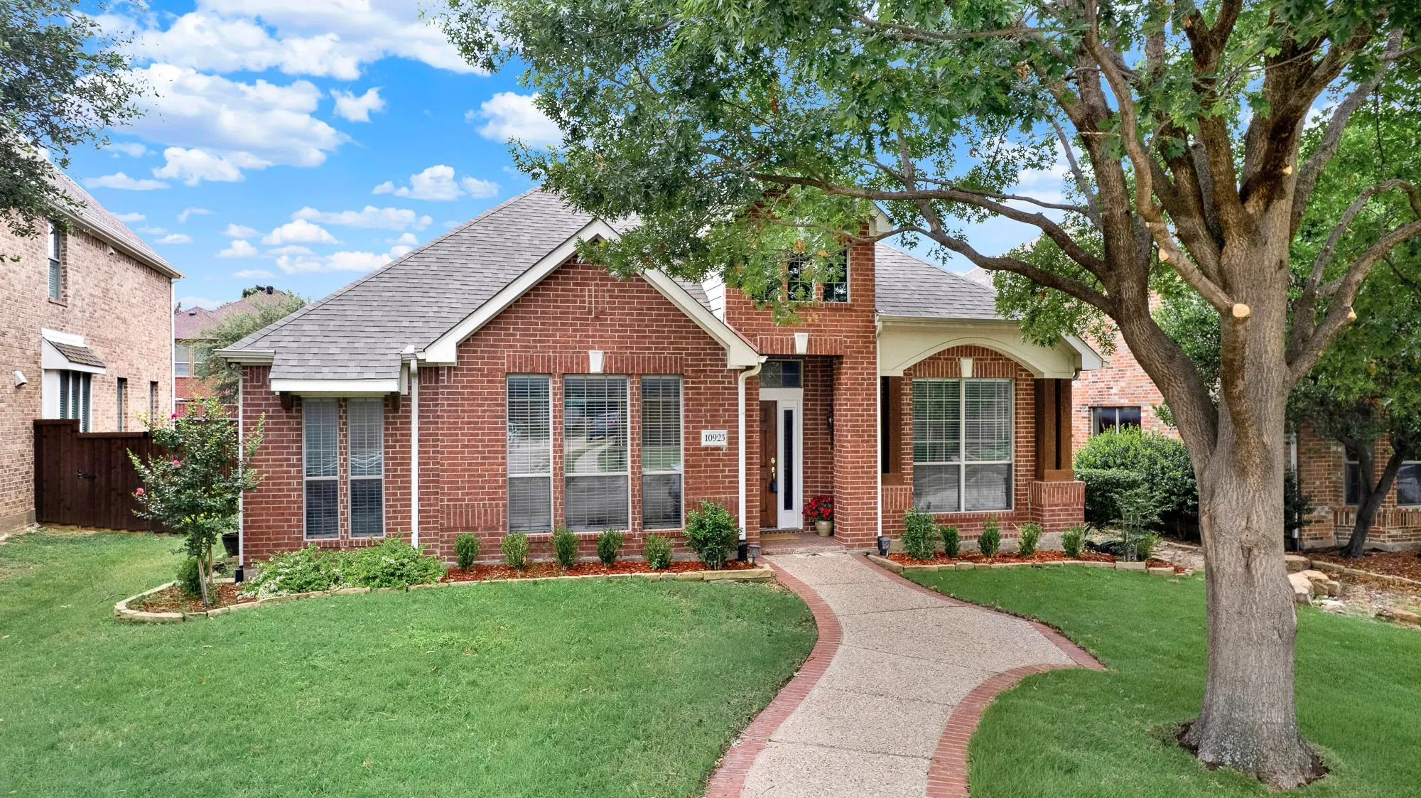 Single Family Residence For Sale in Collin County , 10925 Prescott Drive, Frisco, Texas 75033, 4 Bedroom, 3 Bathroom, 2 Garage spaces, 2,209 Sqft, built in 2004, mls#21311518, Real Estate Agent in Frisco, Homes For Sale in Collin county, Homes For Sale in Frisco, Realtor in Frisco Texas, Real Estate Brokerage Independent Realty Texas, Luminita Cordes Realtor