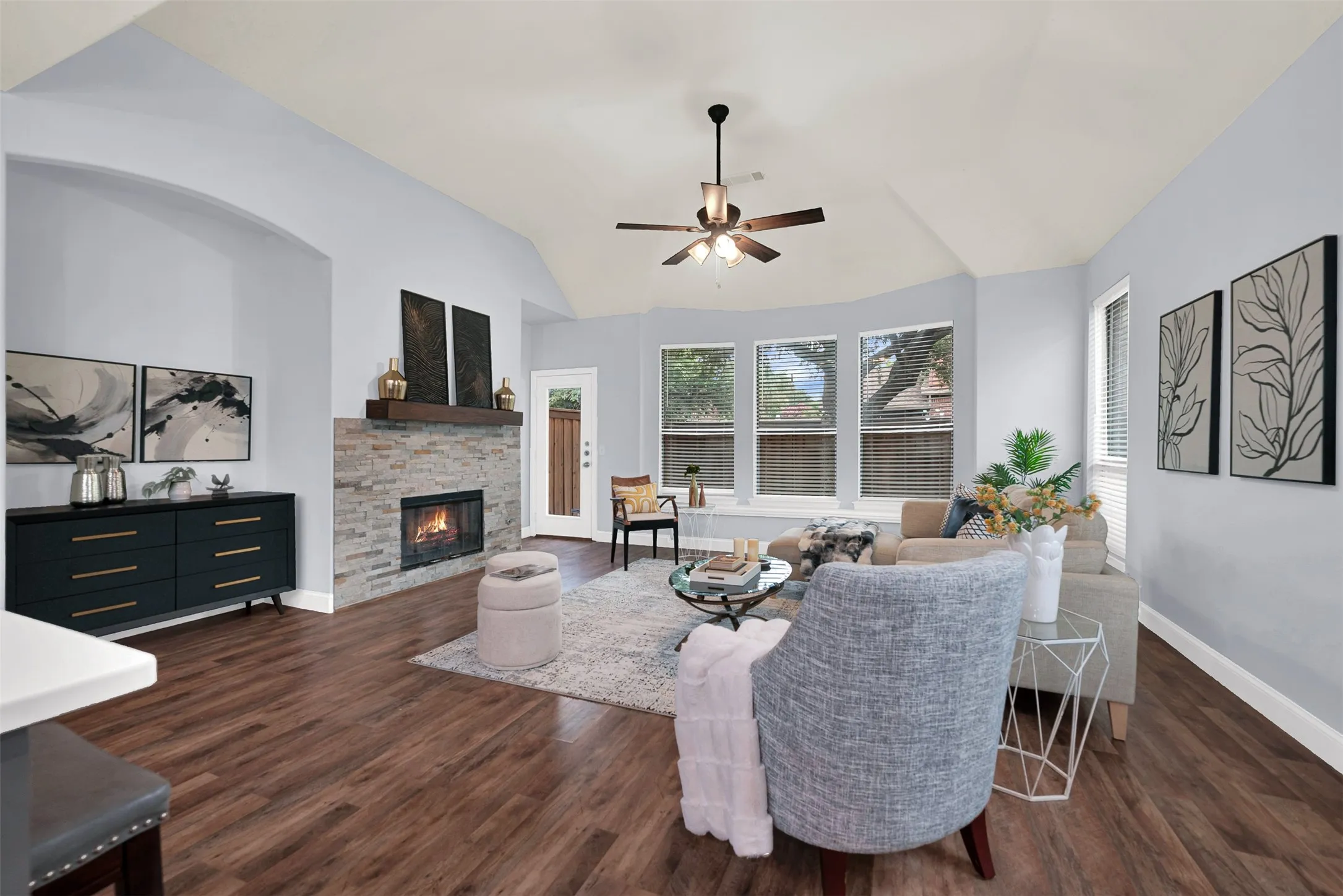 Single Family Residence For Sale in Collin County , 10925 Prescott Drive, Frisco, Texas 75033, 4 Bedroom, 3 Bathroom, 2 Garage spaces, 2,209 Sqft, built in 2004, mls#21311518, Real Estate Agent in Frisco, Homes For Sale in Collin county, Homes For Sale in Frisco, Realtor in Frisco Texas, Real Estate Brokerage Independent Realty Texas, Luminita Cordes Realtor