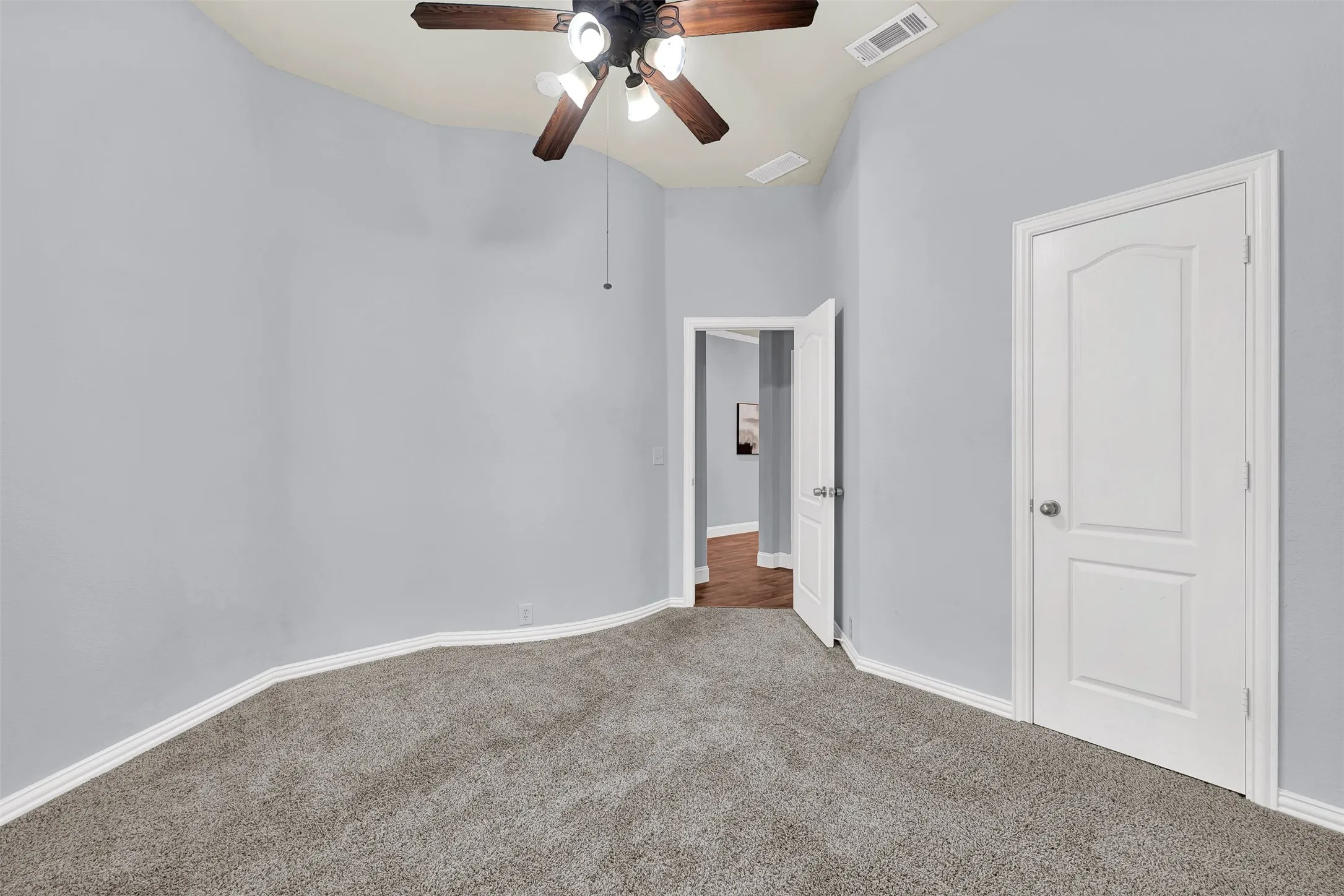 Single Family Residence For Sale in Collin County , 10925 Prescott Drive, Frisco, Texas 75033, 4 Bedroom, 3 Bathroom, 2 Garage spaces, 2,209 Sqft, built in 2004, mls#21311518, Real Estate Agent in Frisco, Homes For Sale in Collin county, Homes For Sale in Frisco, Realtor in Frisco Texas, Real Estate Brokerage Independent Realty Texas, Luminita Cordes Realtor