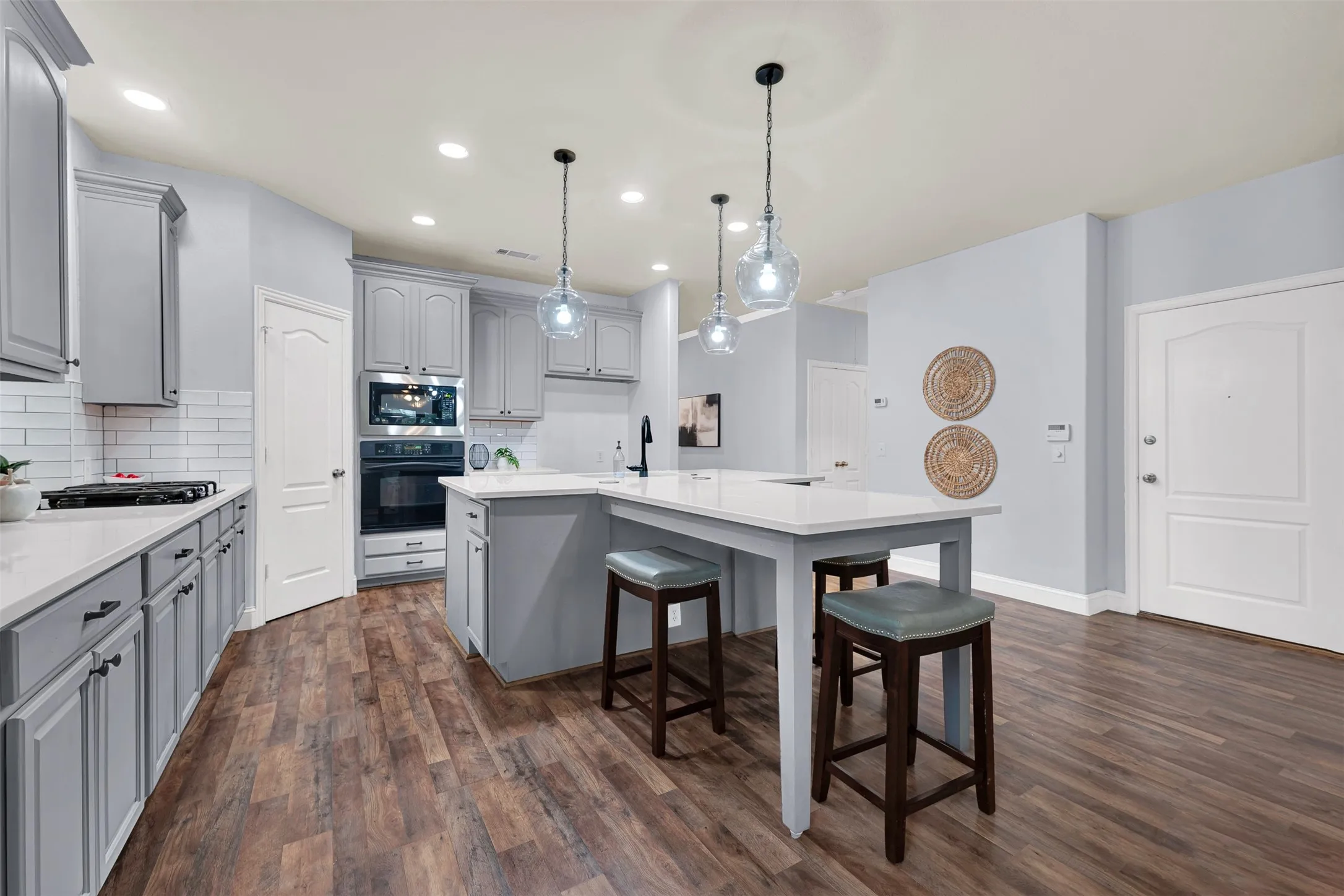Single Family Residence For Sale in Collin County , 10925 Prescott Drive, Frisco, Texas 75033, 4 Bedroom, 3 Bathroom, 2 Garage spaces, 2,209 Sqft, built in 2004, mls#21311518, Real Estate Agent in Frisco, Homes For Sale in Collin county, Homes For Sale in Frisco, Realtor in Frisco Texas, Real Estate Brokerage Independent Realty Texas, Luminita Cordes Realtor