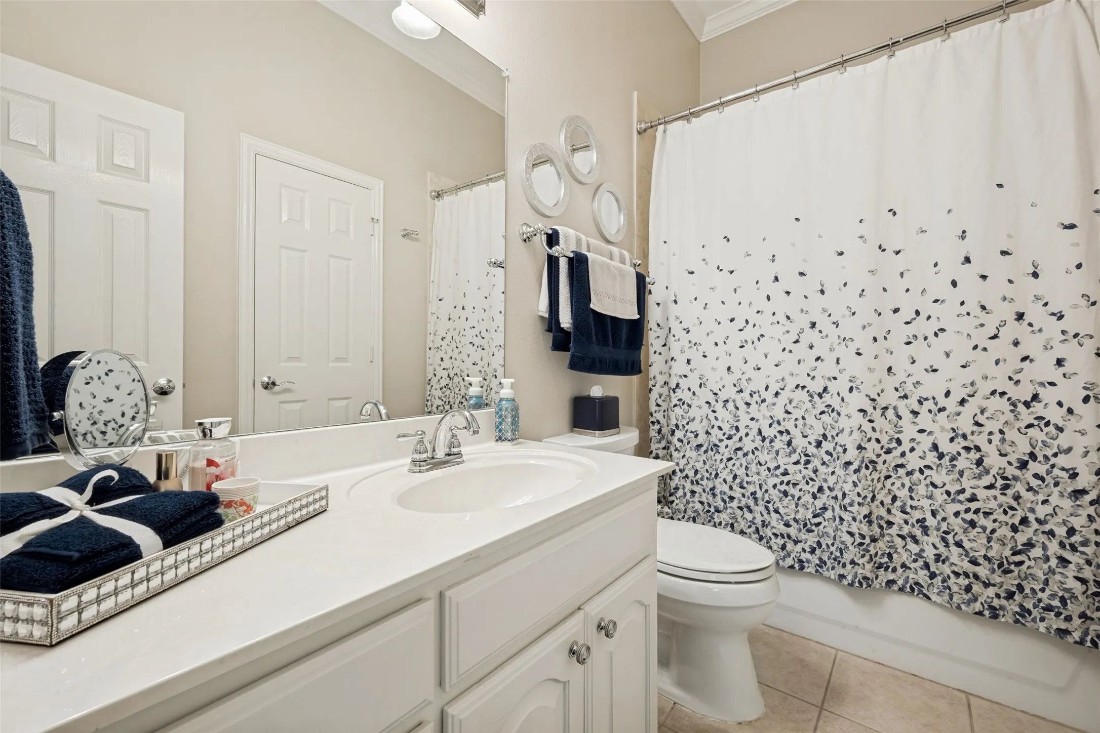 Single Family Residence For Sale in Denton County , 2300 High Pointe Drive, Corinth, Texas 76210, 4 Bedroom, 5 Bathroom, 3 Garage spaces, 3,434 Sqft, built in 2000, Price $695,000, mls#21341586, Real Estate Agent in Corinth, Homes For Sale in Denton county, Homes For Sale in Corinth, Realtor in Corinth Texas, Real Estate Brokerage Independent Realty Texas, Luminita Cordes Realtor