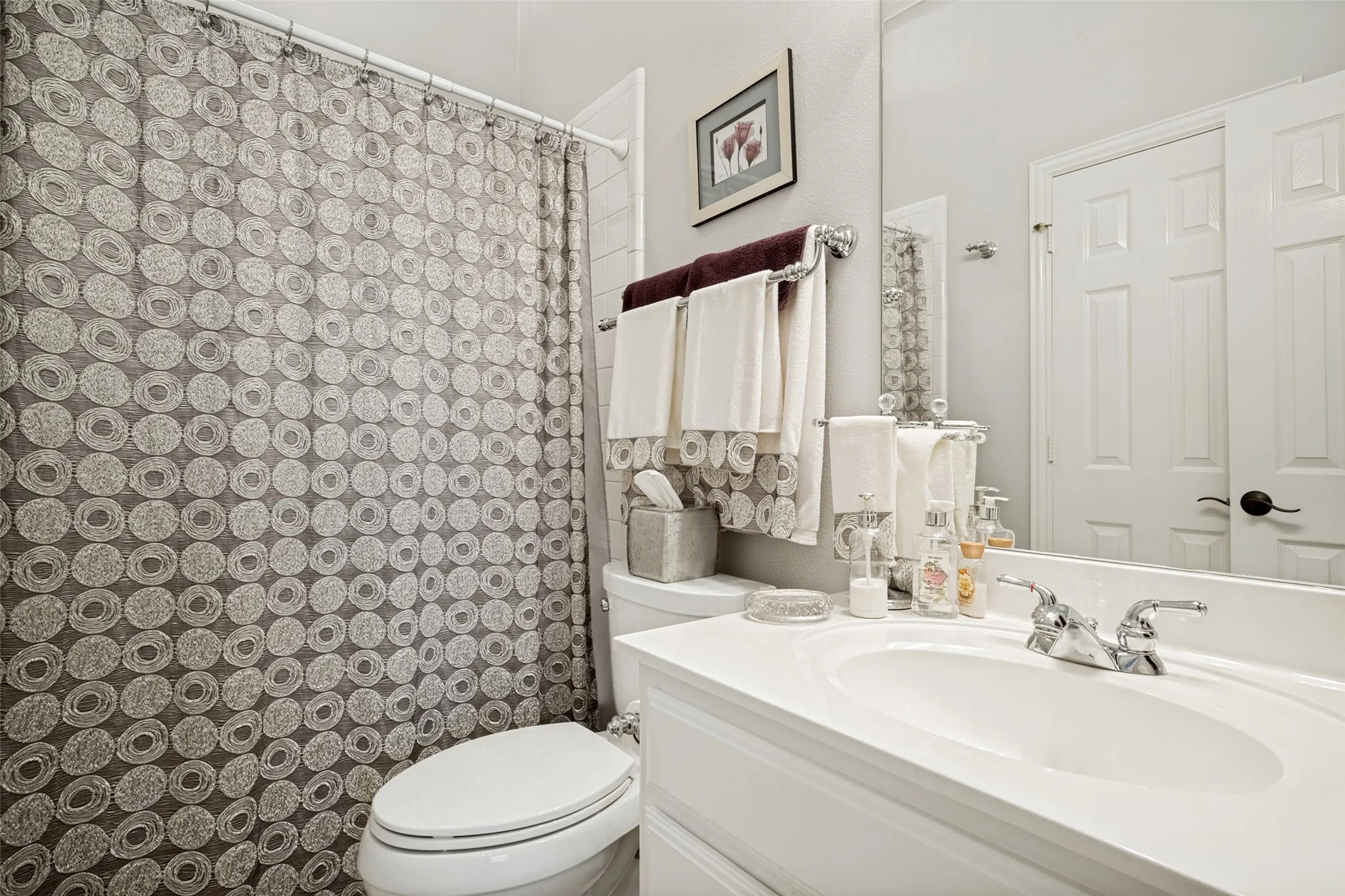Single Family Residence For Sale in Denton County , 2300 High Pointe Drive, Corinth, Texas 76210, 4 Bedroom, 5 Bathroom, 3 Garage spaces, 3,434 Sqft, built in 2000, Price $695,000, mls#21341586, Real Estate Agent in Corinth, Homes For Sale in Denton county, Homes For Sale in Corinth, Realtor in Corinth Texas, Real Estate Brokerage Independent Realty Texas, Luminita Cordes Realtor