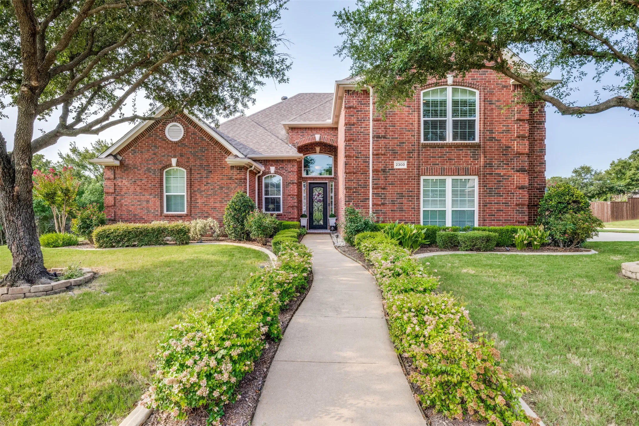 Single Family Residence For Sale in Denton County , 2300 High Pointe Drive, Corinth, Texas 76210, 4 Bedroom, 5 Bathroom, 3 Garage spaces, 3,434 Sqft, built in 2000, Price $695,000, mls#21341586, Real Estate Agent in Corinth, Homes For Sale in Denton county, Homes For Sale in Corinth, Realtor in Corinth Texas, Real Estate Brokerage Independent Realty Texas, Luminita Cordes Realtor