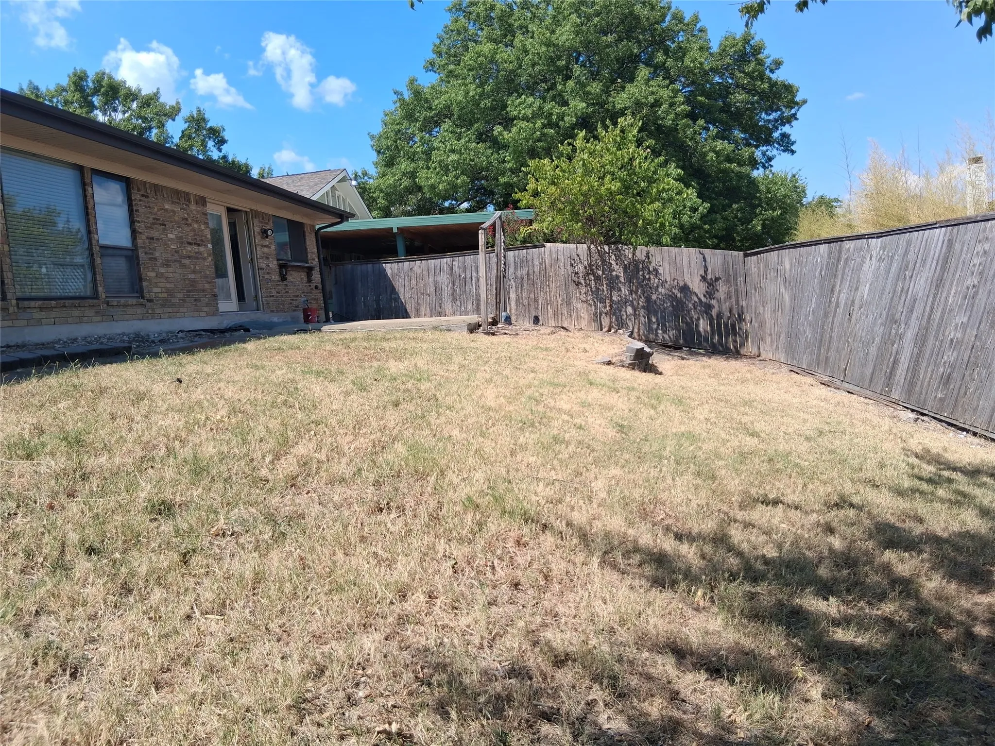 Single Family Residence For Rent in Dallas County , 4106 Cedar Creek Drive, Garland, Texas 75043, 3 Bedroom, 2 Bathroom, 2 Garage spaces, 1,612 Sqft, built in 1975, mls#21341681, Real Estate Agent in Garland, Homes For Rent in Dallas county, Homes For Rent in Garland, Realtor in Garland Texas, Real Estate Brokerage Independent Realty Texas, Luminita Cordes Realtor