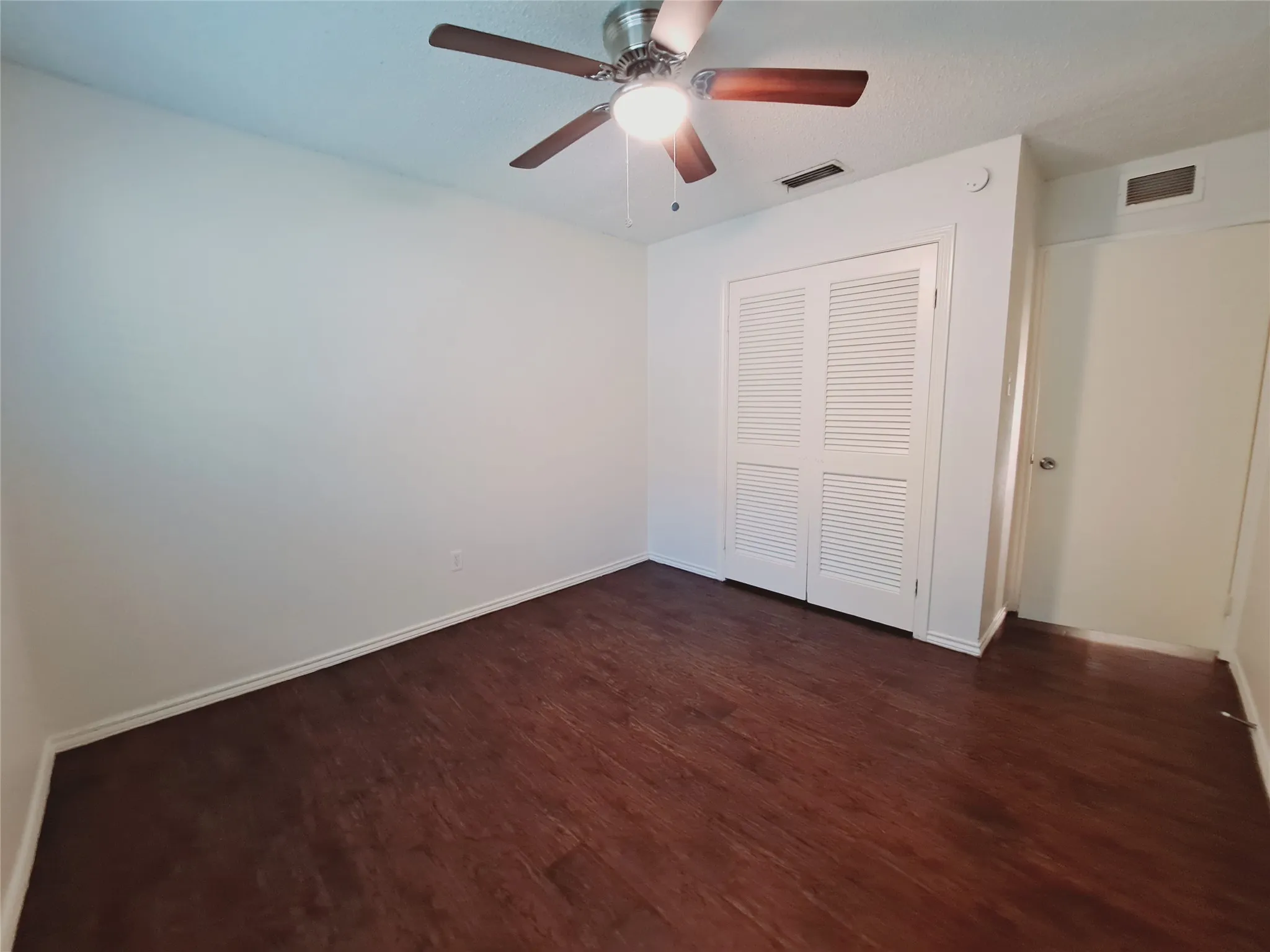 Single Family Residence For Rent in Dallas County , 4106 Cedar Creek Drive, Garland, Texas 75043, 3 Bedroom, 2 Bathroom, 2 Garage spaces, 1,612 Sqft, built in 1975, mls#21341681, Real Estate Agent in Garland, Homes For Rent in Dallas county, Homes For Rent in Garland, Realtor in Garland Texas, Real Estate Brokerage Independent Realty Texas, Luminita Cordes Realtor