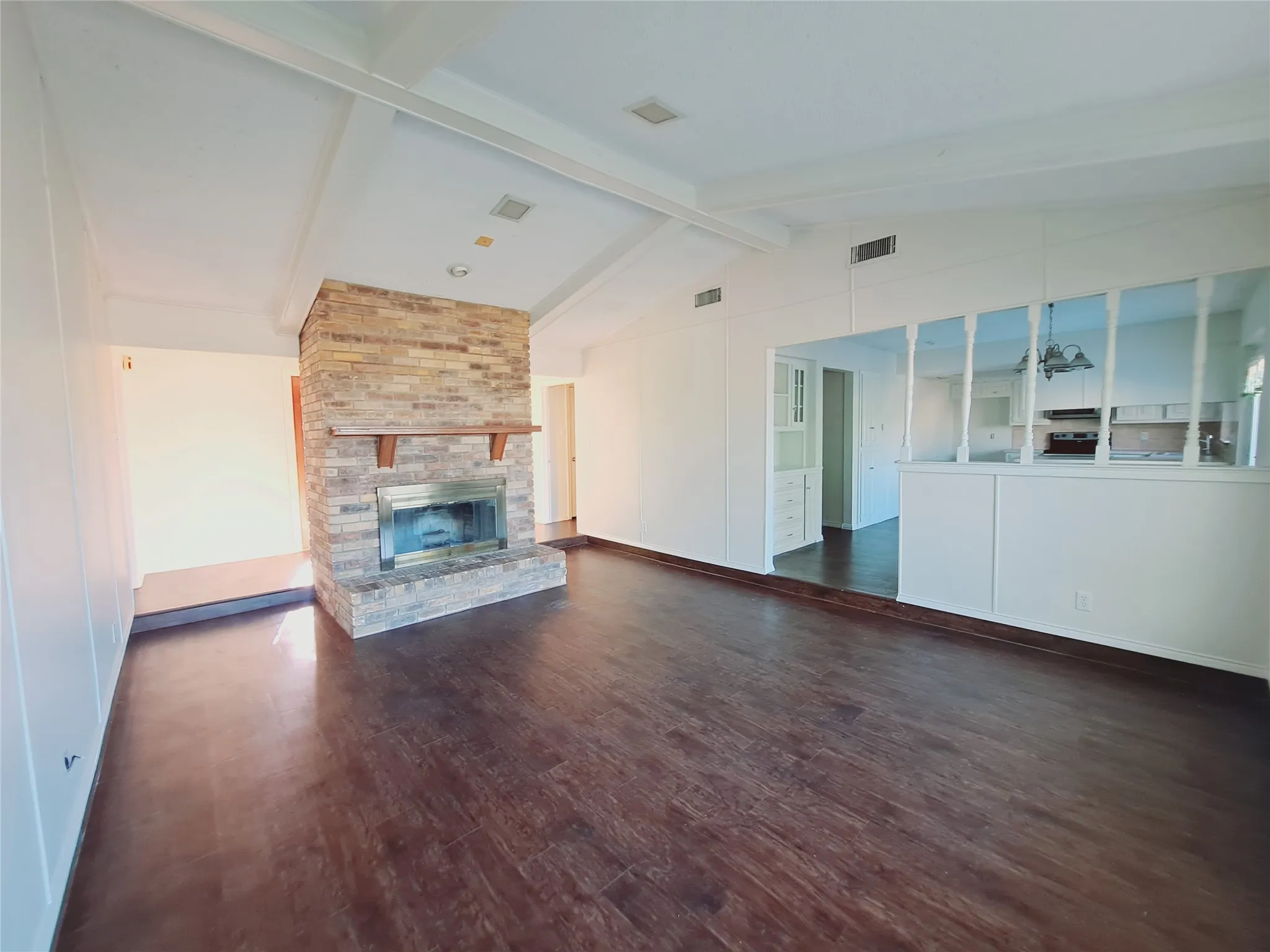 Single Family Residence For Rent in Dallas County , 4106 Cedar Creek Drive, Garland, Texas 75043, 3 Bedroom, 2 Bathroom, 2 Garage spaces, 1,612 Sqft, built in 1975, mls#21341681, Real Estate Agent in Garland, Homes For Rent in Dallas county, Homes For Rent in Garland, Realtor in Garland Texas, Real Estate Brokerage Independent Realty Texas, Luminita Cordes Realtor