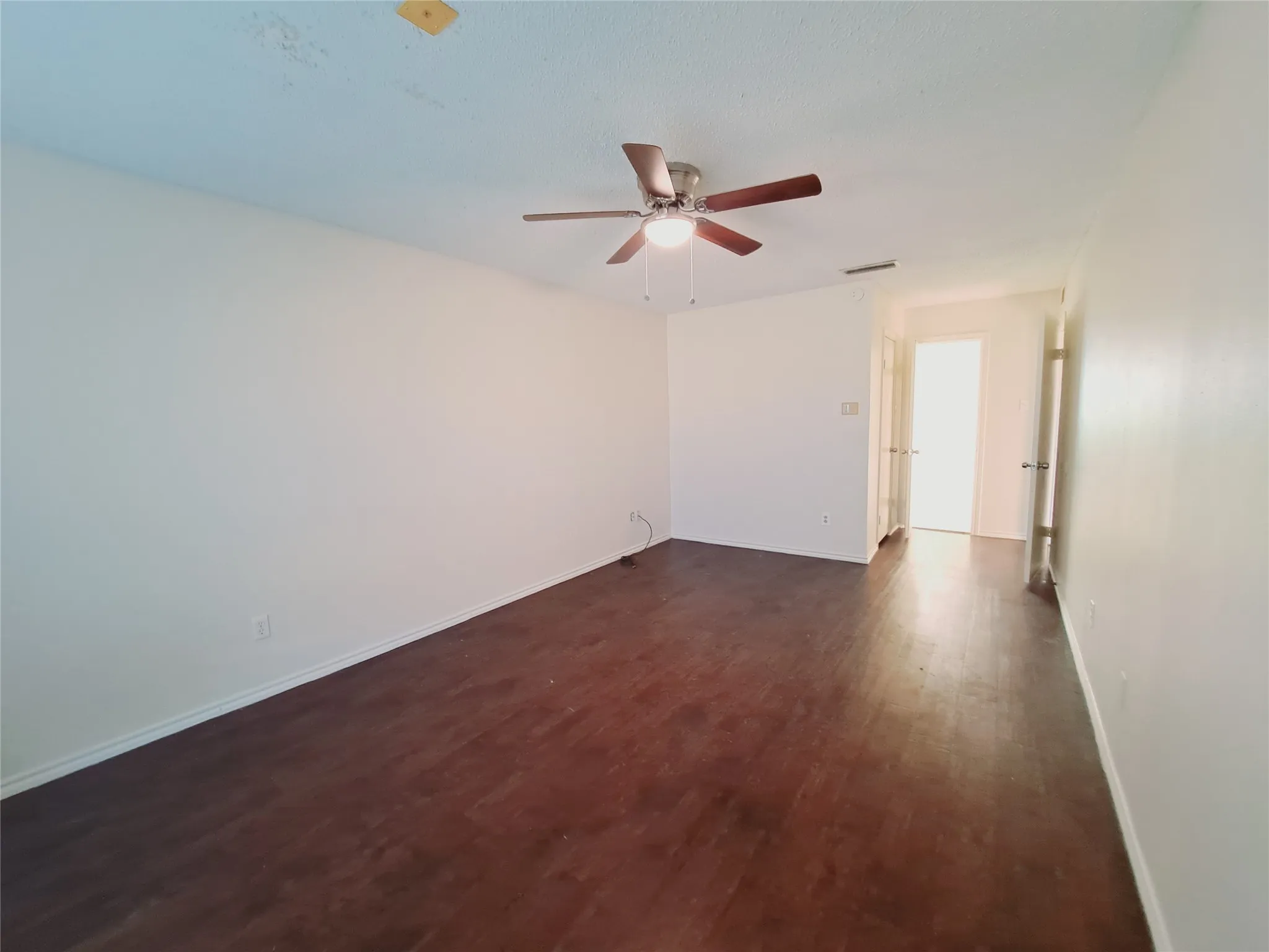 Single Family Residence For Rent in Dallas County , 4106 Cedar Creek Drive, Garland, Texas 75043, 3 Bedroom, 2 Bathroom, 2 Garage spaces, 1,612 Sqft, built in 1975, mls#21341681, Real Estate Agent in Garland, Homes For Rent in Dallas county, Homes For Rent in Garland, Realtor in Garland Texas, Real Estate Brokerage Independent Realty Texas, Luminita Cordes Realtor