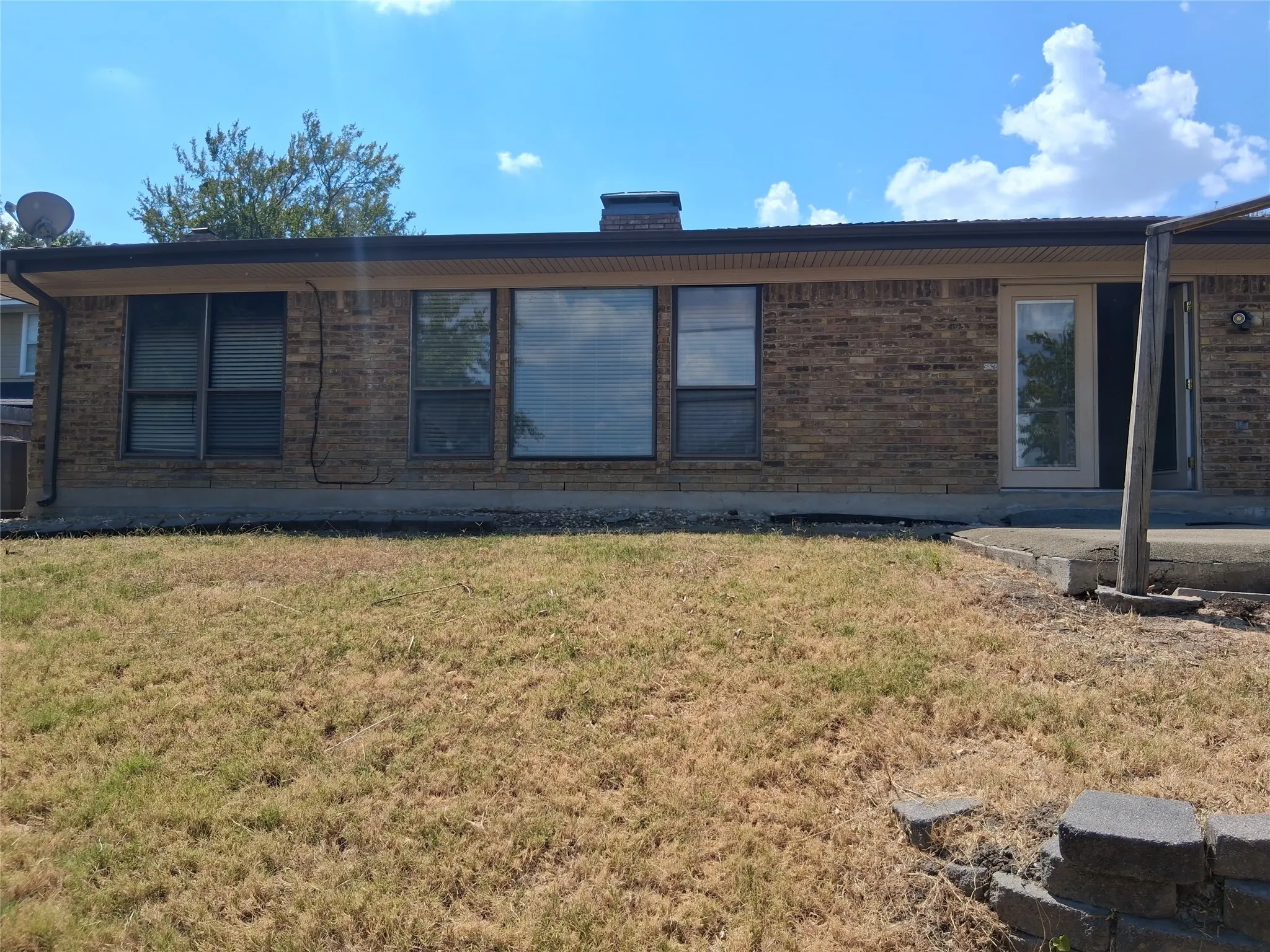 Single Family Residence For Rent in Dallas County , 4106 Cedar Creek Drive, Garland, Texas 75043, 3 Bedroom, 2 Bathroom, 2 Garage spaces, 1,612 Sqft, built in 1975, mls#21341681, Real Estate Agent in Garland, Homes For Rent in Dallas county, Homes For Rent in Garland, Realtor in Garland Texas, Real Estate Brokerage Independent Realty Texas, Luminita Cordes Realtor