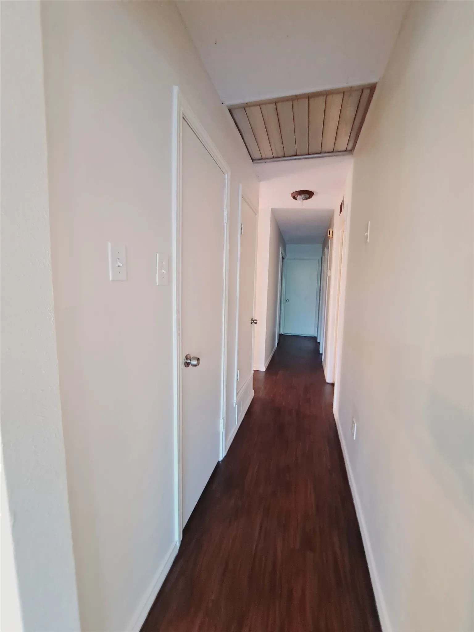 Single Family Residence For Rent in Dallas County , 4106 Cedar Creek Drive, Garland, Texas 75043, 3 Bedroom, 2 Bathroom, 2 Garage spaces, 1,612 Sqft, built in 1975, mls#21341681, Real Estate Agent in Garland, Homes For Rent in Dallas county, Homes For Rent in Garland, Realtor in Garland Texas, Real Estate Brokerage Independent Realty Texas, Luminita Cordes Realtor