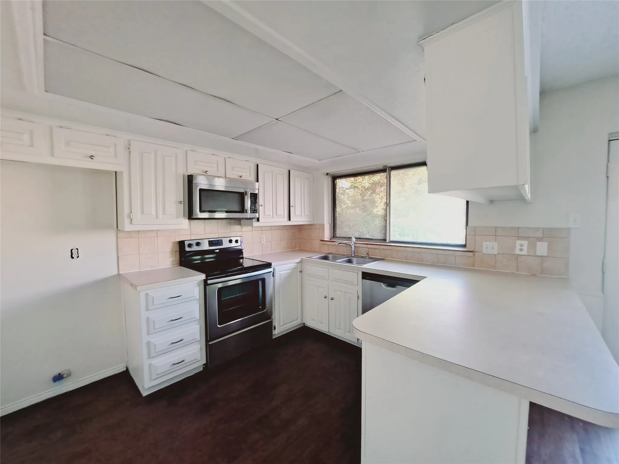 Single Family Residence For Rent in Dallas County , 4106 Cedar Creek Drive, Garland, Texas 75043, 3 Bedroom, 2 Bathroom, 2 Garage spaces, 1,612 Sqft, built in 1975, mls#21341681, Real Estate Agent in Garland, Homes For Rent in Dallas county, Homes For Rent in Garland, Realtor in Garland Texas, Real Estate Brokerage Independent Realty Texas, Luminita Cordes Realtor