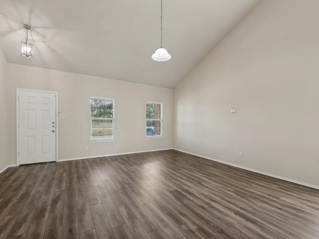 Single Family Residence For Rent in Kaufman County , 2005 Brackettville, Forney, Texas 75126, 4 Bedroom, 3 Bathroom, 2 Garage spaces, 2,520 Sqft, built in 2014, mls#21341682, Real Estate Agent in Forney, Homes For Rent in Kaufman county, Homes For Rent in Forney, Realtor in Forney Texas, Real Estate Brokerage Independent Realty Texas, Luminita Cordes Realtor