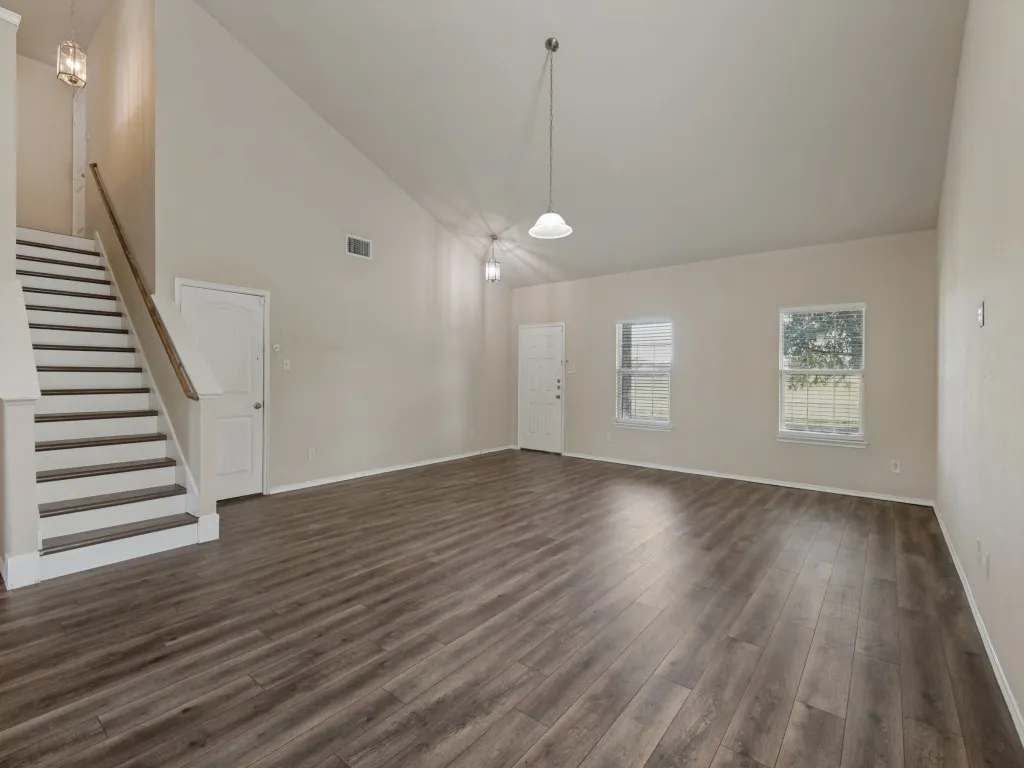 Single Family Residence For Rent in Kaufman County , 2005 Brackettville, Forney, Texas 75126, 4 Bedroom, 3 Bathroom, 2 Garage spaces, 2,520 Sqft, built in 2014, mls#21341682, Real Estate Agent in Forney, Homes For Rent in Kaufman county, Homes For Rent in Forney, Realtor in Forney Texas, Real Estate Brokerage Independent Realty Texas, Luminita Cordes Realtor