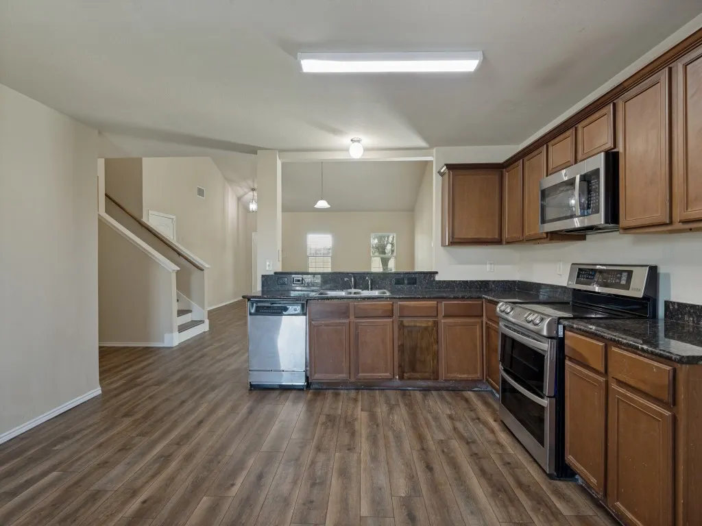 Single Family Residence For Rent in Kaufman County , 2005 Brackettville, Forney, Texas 75126, 4 Bedroom, 3 Bathroom, 2 Garage spaces, 2,520 Sqft, built in 2014, mls#21341682, Real Estate Agent in Forney, Homes For Rent in Kaufman county, Homes For Rent in Forney, Realtor in Forney Texas, Real Estate Brokerage Independent Realty Texas, Luminita Cordes Realtor