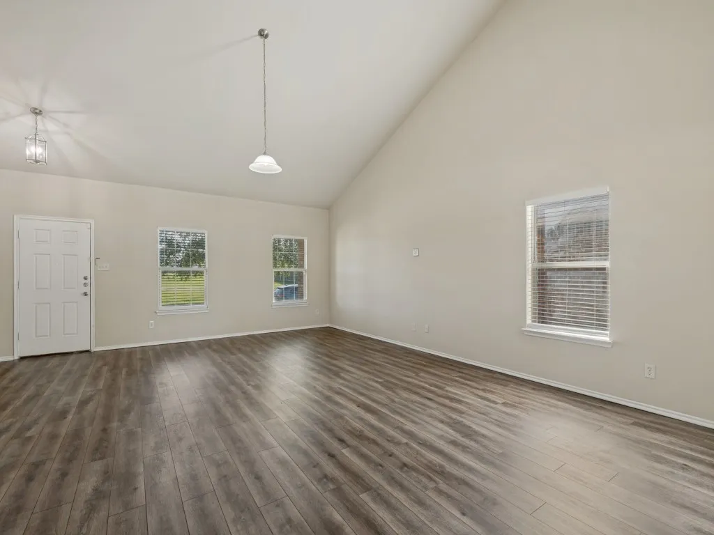 Single Family Residence For Rent in Kaufman County , 2005 Brackettville, Forney, Texas 75126, 4 Bedroom, 3 Bathroom, 2 Garage spaces, 2,520 Sqft, built in 2014, mls#21341682, Real Estate Agent in Forney, Homes For Rent in Kaufman county, Homes For Rent in Forney, Realtor in Forney Texas, Real Estate Brokerage Independent Realty Texas, Luminita Cordes Realtor
