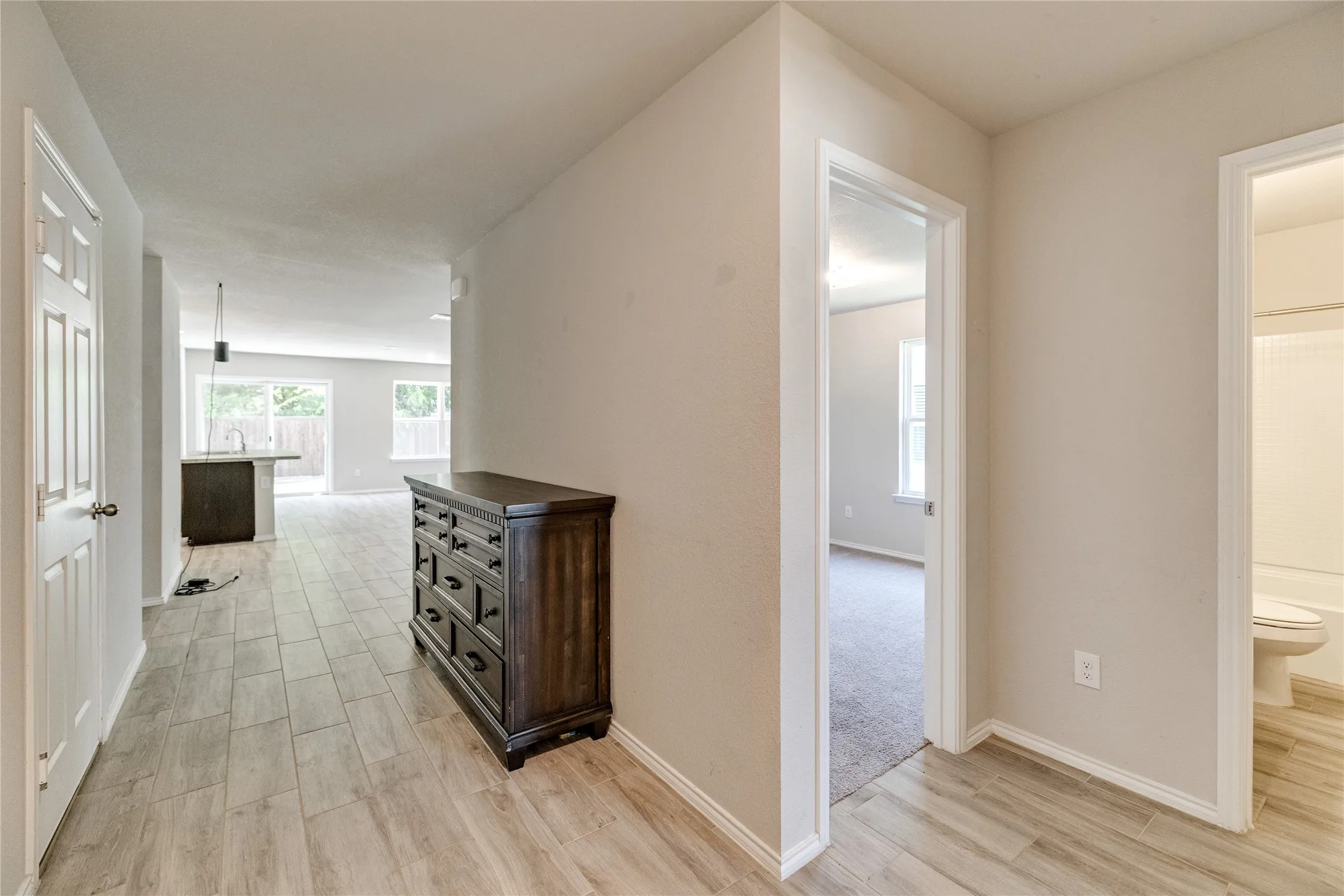 Single Family Residence For Sale in Kaufman County , 115 Rock Creek, Terrell, Texas 75160, 3 Bedroom, 2 Bathroom, 2 Garage spaces, 1,305 Sqft, built in 2022, mls#21340072, Real Estate Agent in Terrell, Homes For Sale in Kaufman county, Homes For Sale in Terrell, Realtor in Terrell Texas, Real Estate Brokerage Independent Realty Texas, Luminita Cordes Realtor