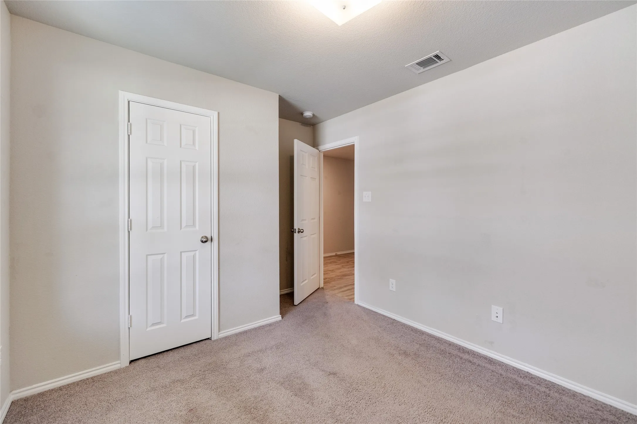 Single Family Residence For Sale in Kaufman County , 115 Rock Creek, Terrell, Texas 75160, 3 Bedroom, 2 Bathroom, 2 Garage spaces, 1,305 Sqft, built in 2022, mls#21340072, Real Estate Agent in Terrell, Homes For Sale in Kaufman county, Homes For Sale in Terrell, Realtor in Terrell Texas, Real Estate Brokerage Independent Realty Texas, Luminita Cordes Realtor