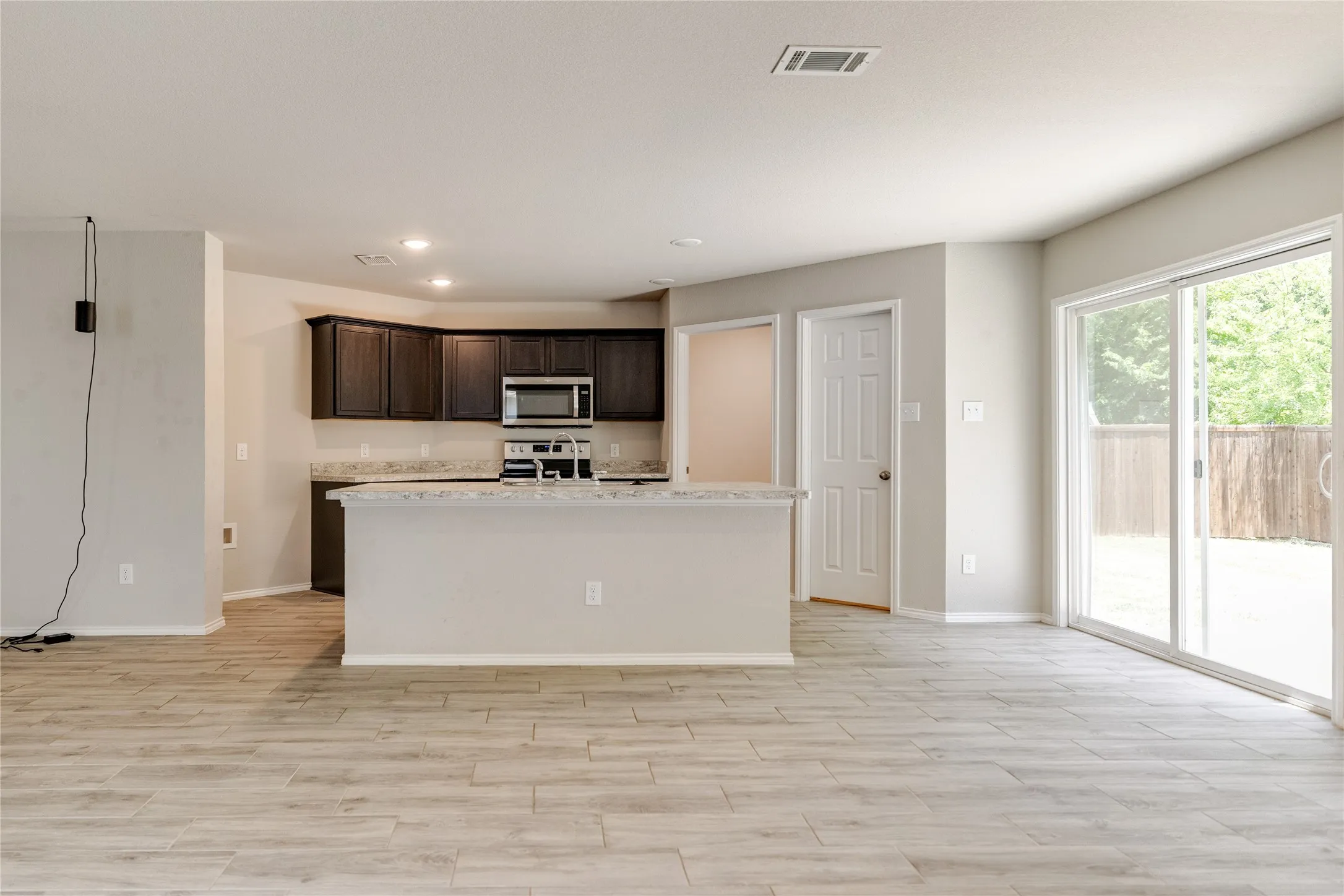 Single Family Residence For Sale in Kaufman County , 115 Rock Creek, Terrell, Texas 75160, 3 Bedroom, 2 Bathroom, 2 Garage spaces, 1,305 Sqft, built in 2022, mls#21340072, Real Estate Agent in Terrell, Homes For Sale in Kaufman county, Homes For Sale in Terrell, Realtor in Terrell Texas, Real Estate Brokerage Independent Realty Texas, Luminita Cordes Realtor
