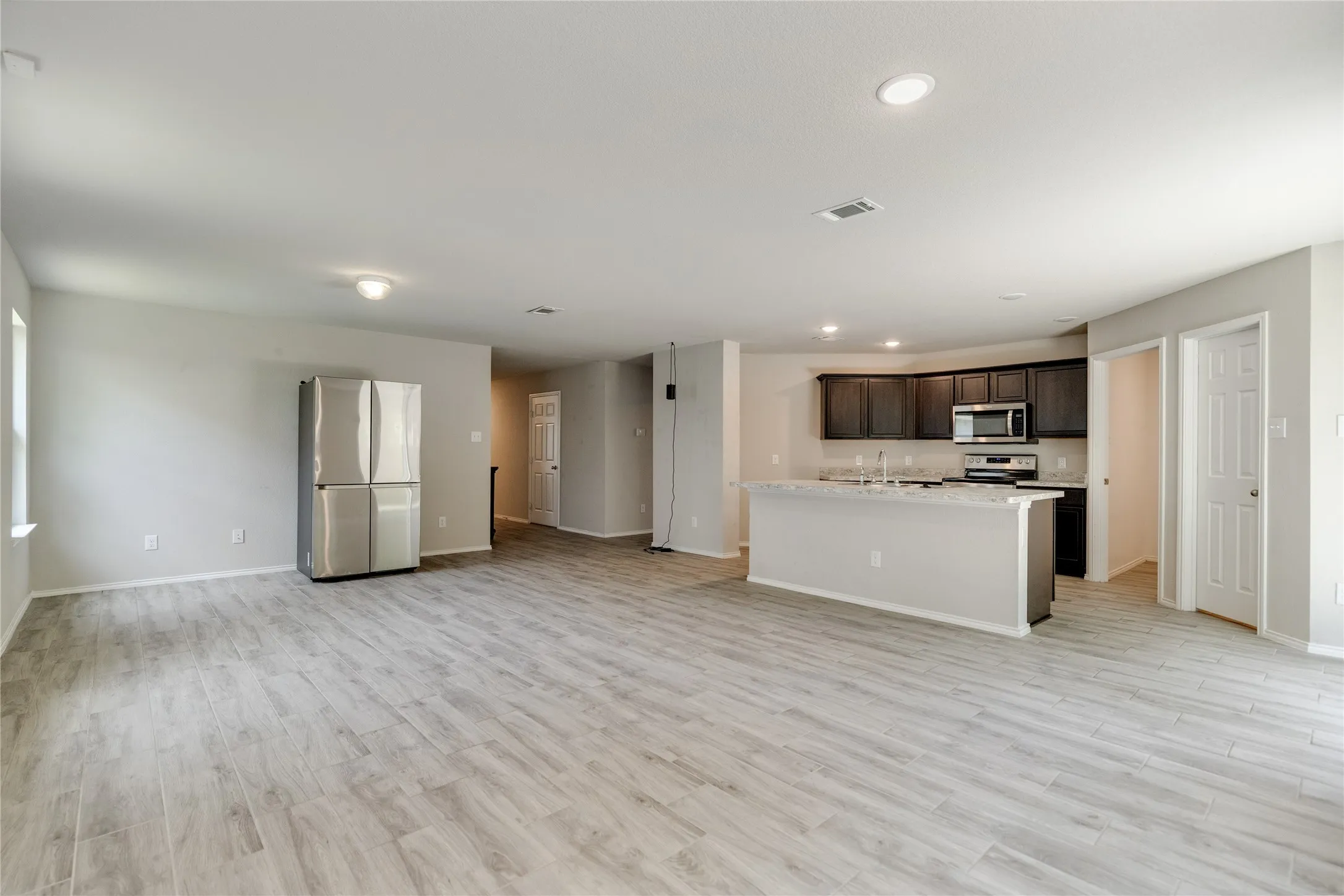 Single Family Residence For Sale in Kaufman County , 115 Rock Creek, Terrell, Texas 75160, 3 Bedroom, 2 Bathroom, 2 Garage spaces, 1,305 Sqft, built in 2022, mls#21340072, Real Estate Agent in Terrell, Homes For Sale in Kaufman county, Homes For Sale in Terrell, Realtor in Terrell Texas, Real Estate Brokerage Independent Realty Texas, Luminita Cordes Realtor