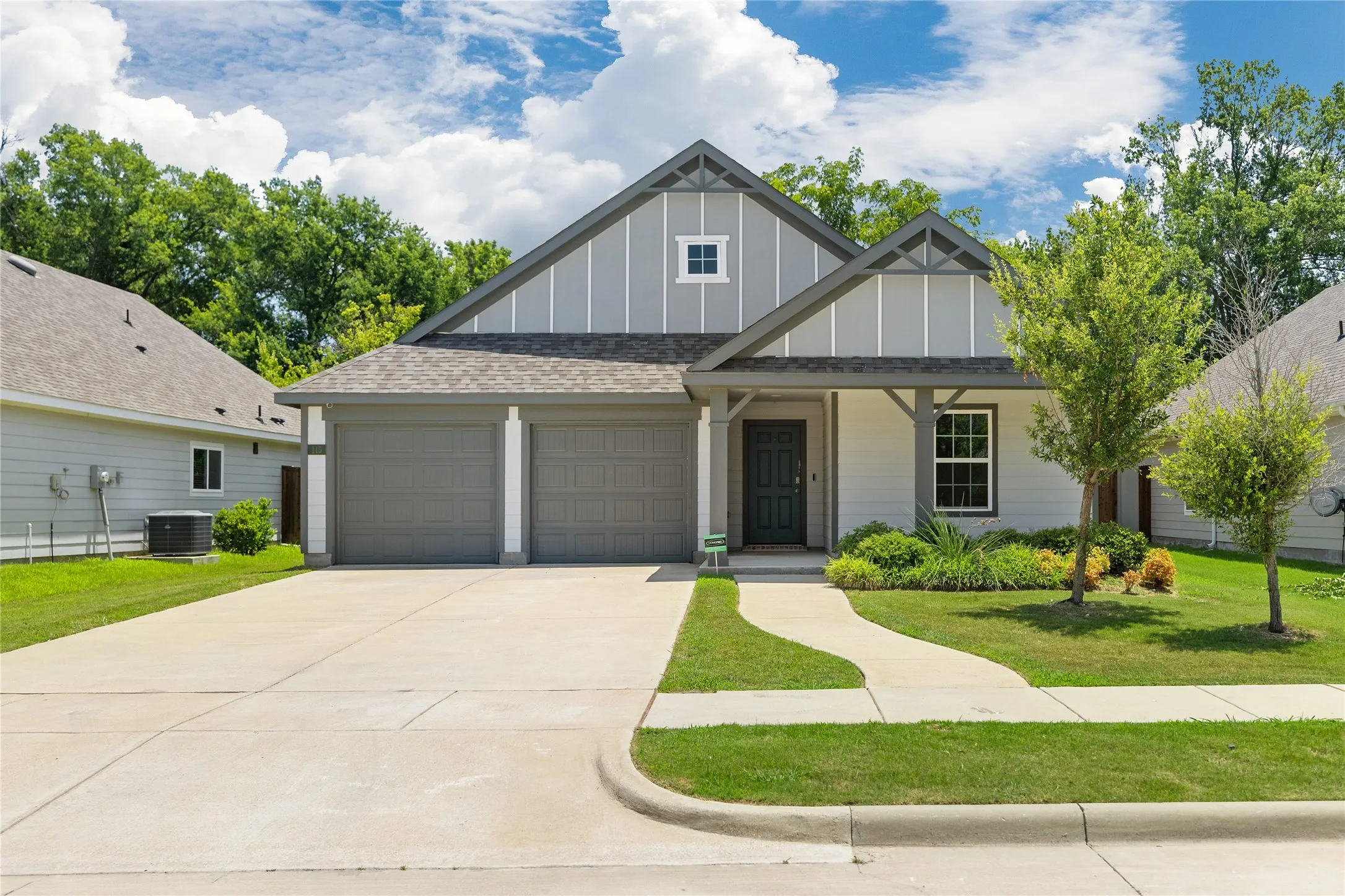 Single Family Residence For Sale in Kaufman County , 115 Rock Creek, Terrell, Texas 75160, 3 Bedroom, 2 Bathroom, 2 Garage spaces, 1,305 Sqft, built in 2022, mls#21340072, Real Estate Agent in Terrell, Homes For Sale in Kaufman county, Homes For Sale in Terrell, Realtor in Terrell Texas, Real Estate Brokerage Independent Realty Texas, Luminita Cordes Realtor