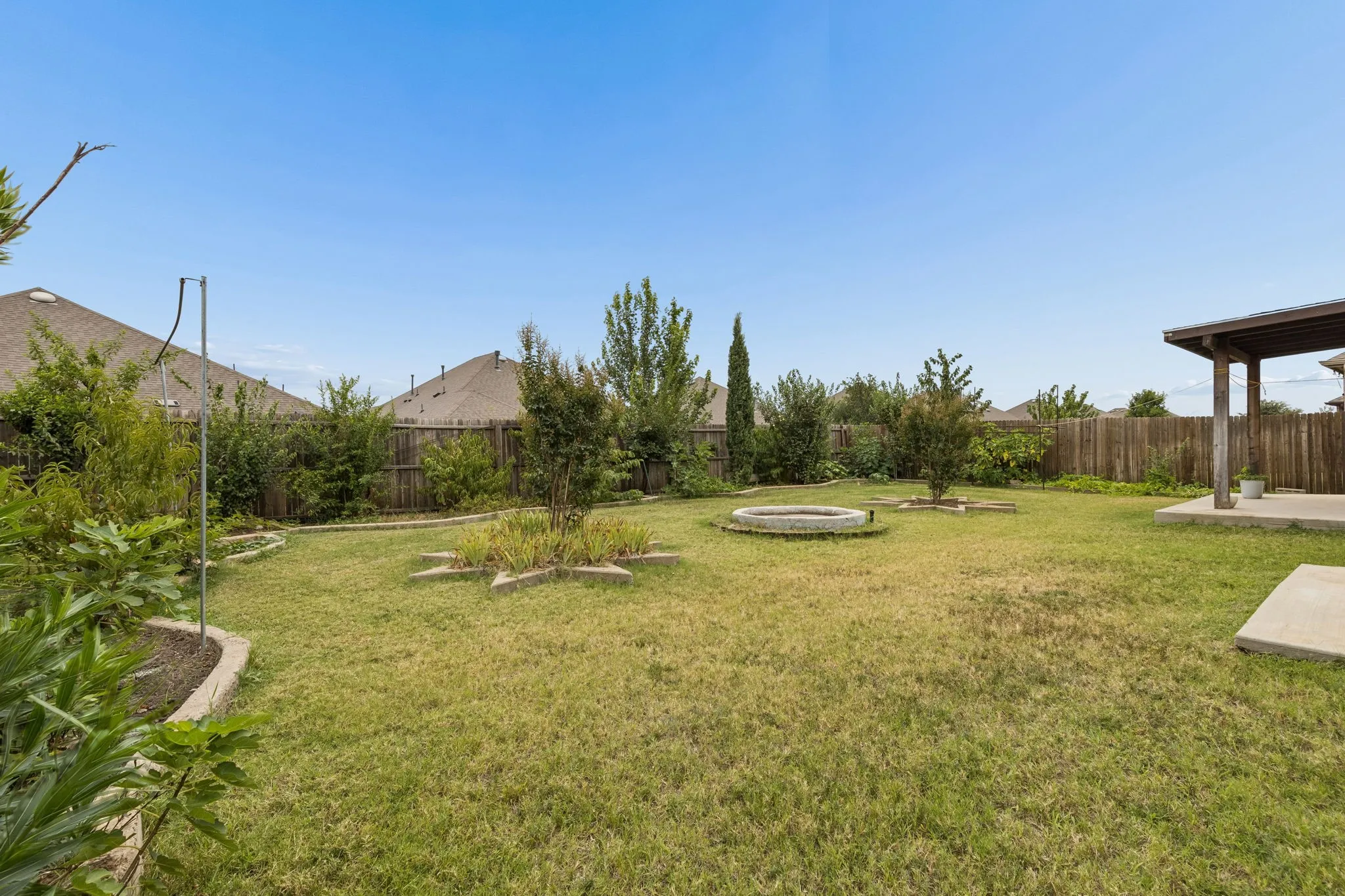 Single Family Residence For Sale in Denton County , 2900 Half Moon Road, Aubrey, Texas 76227, 5 Bedroom, 4 Bathroom, 3 Garage spaces, 3,282 Sqft, built in 2019, Price $460,000, mls#21341516, Real Estate Agent in Aubrey, Homes For Sale in Denton county, Homes For Sale in Aubrey, Realtor in Aubrey Texas, Real Estate Brokerage Independent Realty Texas, Luminita Cordes Realtor