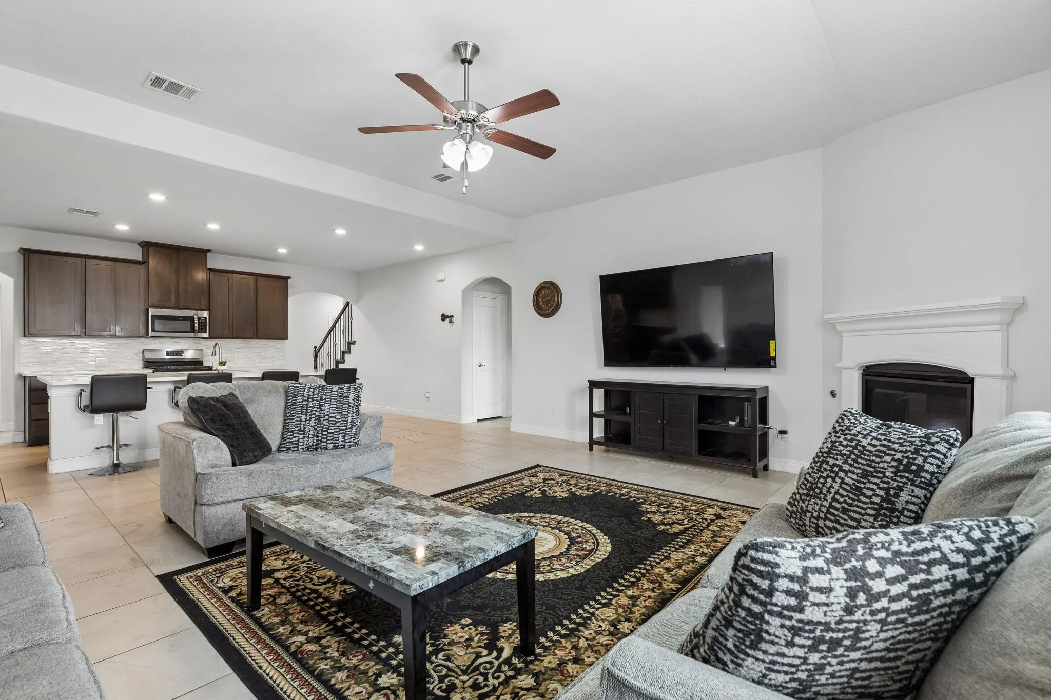 Single Family Residence For Sale in Denton County , 2900 Half Moon Road, Aubrey, Texas 76227, 5 Bedroom, 4 Bathroom, 3 Garage spaces, 3,282 Sqft, built in 2019, Price $460,000, mls#21341516, Real Estate Agent in Aubrey, Homes For Sale in Denton county, Homes For Sale in Aubrey, Realtor in Aubrey Texas, Real Estate Brokerage Independent Realty Texas, Luminita Cordes Realtor
