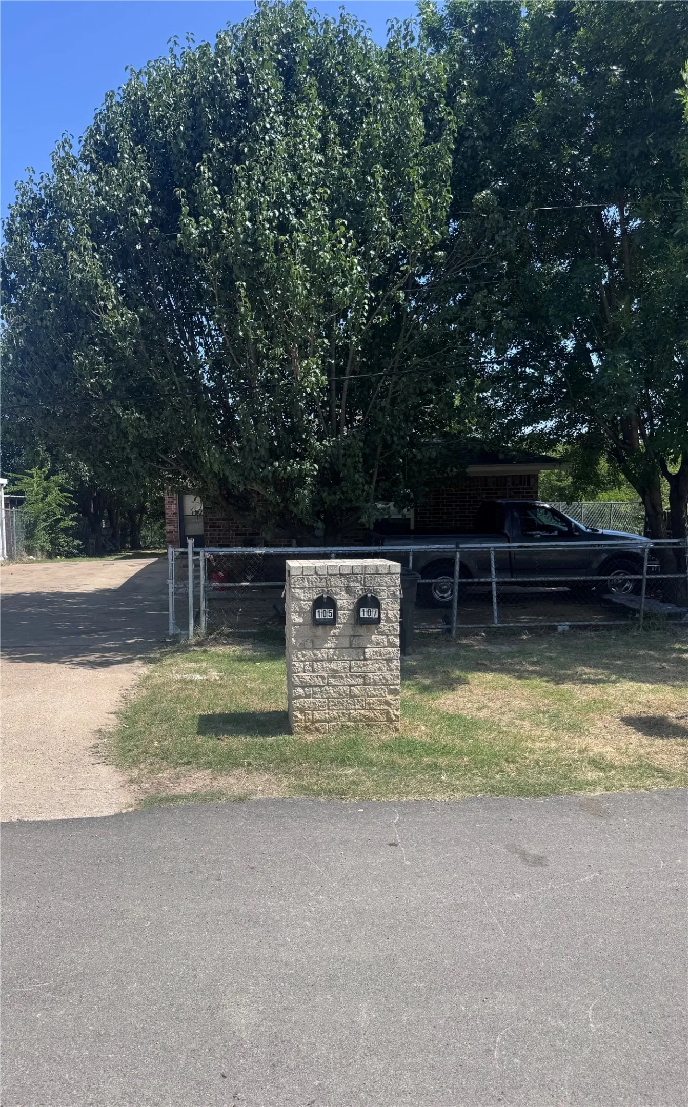 Duplex For Sale in Tarrant County , 1209 Meriweather Avenue, Fort Worth, Texas 76115, 4 Bedrooms, 2 Bathrooms, Garage spaces, 0 Sqft, built in 1990, Price $310,000, mls#21341340, Real Estate Agent in Fort Worth, Homes For Sale in Tarrant county, Homes For Sale in Fort Worth, Realtor in Fort Worth Texas, Real Estate Brokerage Independent Realty Texas, Luminita Cordes Realtor