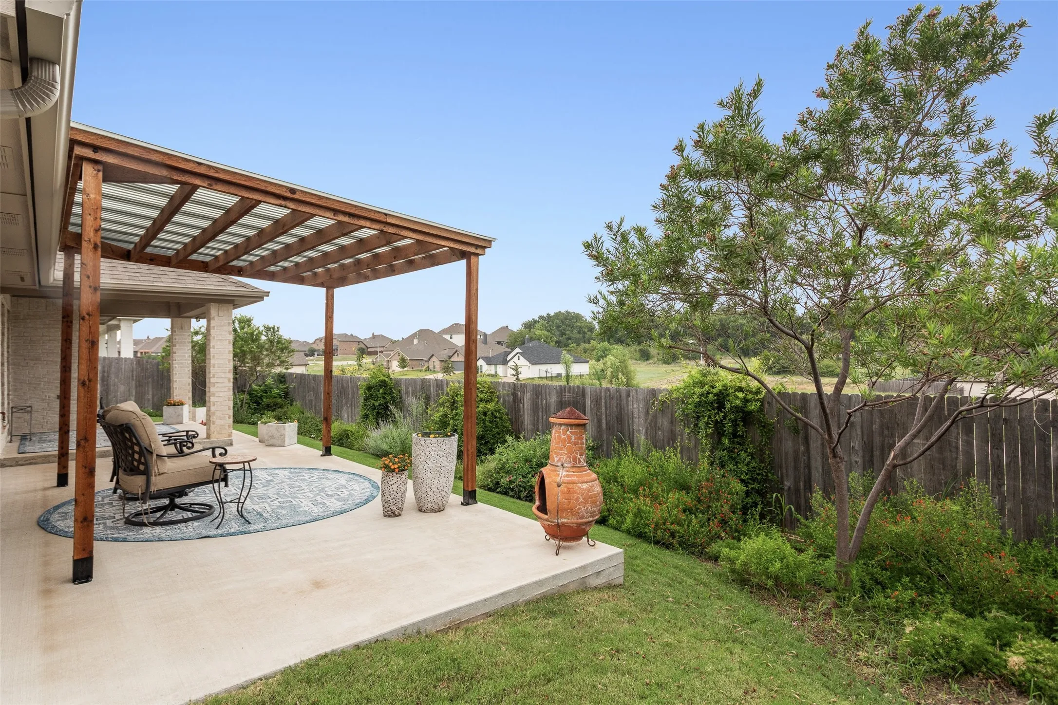 Single Family Residence For Sale in Tarrant County , 6921 Trail Rock Drive, Benbrook, Texas 76126, 3 Bedroom, 2 Bathroom, 2 Garage spaces, 1,786 Sqft, built in 2022, mls#21341358, Real Estate Agent in Benbrook, Homes For Sale in Tarrant county, Homes For Sale in Benbrook, Realtor in Benbrook Texas, Real Estate Brokerage Independent Realty Texas, Luminita Cordes Realtor
