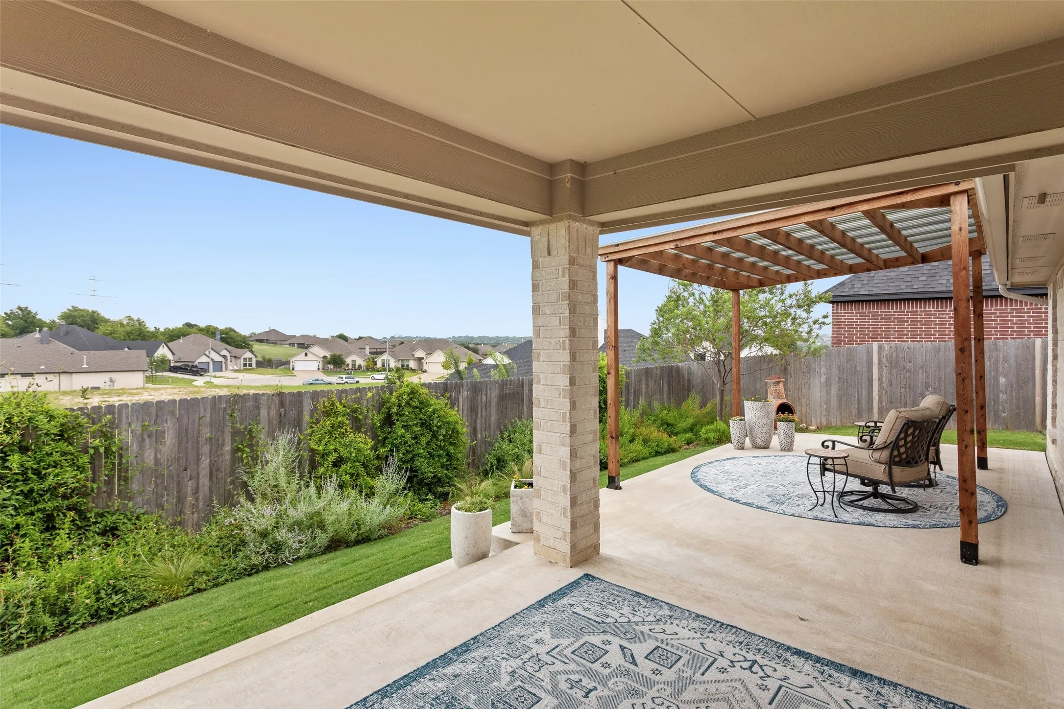 Single Family Residence For Sale in Tarrant County , 6921 Trail Rock Drive, Benbrook, Texas 76126, 3 Bedroom, 2 Bathroom, 2 Garage spaces, 1,786 Sqft, built in 2022, mls#21341358, Real Estate Agent in Benbrook, Homes For Sale in Tarrant county, Homes For Sale in Benbrook, Realtor in Benbrook Texas, Real Estate Brokerage Independent Realty Texas, Luminita Cordes Realtor