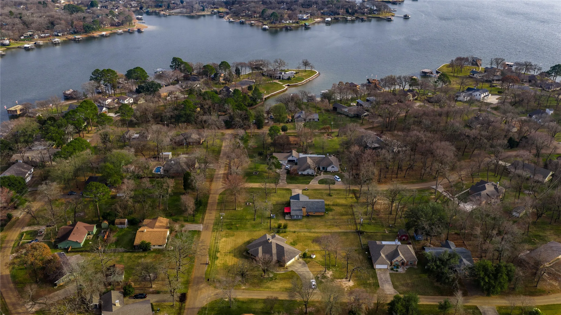 Single Family Residence For Sale in Henderson County , 111 Havenwood Drive, Enchanted Oaks, Texas 75156, 3 Bedroom, 2 Bathroom, 2 Garage spaces, 1,852 Sqft, built in 1990, mls#21341595, Real Estate Agent in Enchanted Oaks, Homes For Sale in Henderson county, Homes For Sale in Enchanted Oaks, Realtor in Enchanted Oaks Texas, Real Estate Brokerage Independent Realty Texas, Luminita Cordes Realtor
