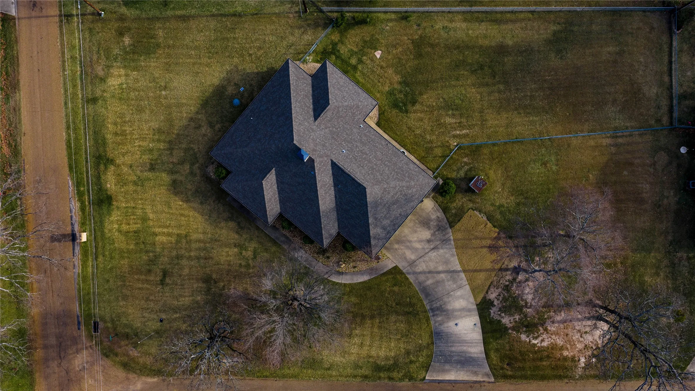 Single Family Residence For Sale in Henderson County , 111 Havenwood Drive, Enchanted Oaks, Texas 75156, 3 Bedroom, 2 Bathroom, 2 Garage spaces, 1,852 Sqft, built in 1990, mls#21341595, Real Estate Agent in Enchanted Oaks, Homes For Sale in Henderson county, Homes For Sale in Enchanted Oaks, Realtor in Enchanted Oaks Texas, Real Estate Brokerage Independent Realty Texas, Luminita Cordes Realtor