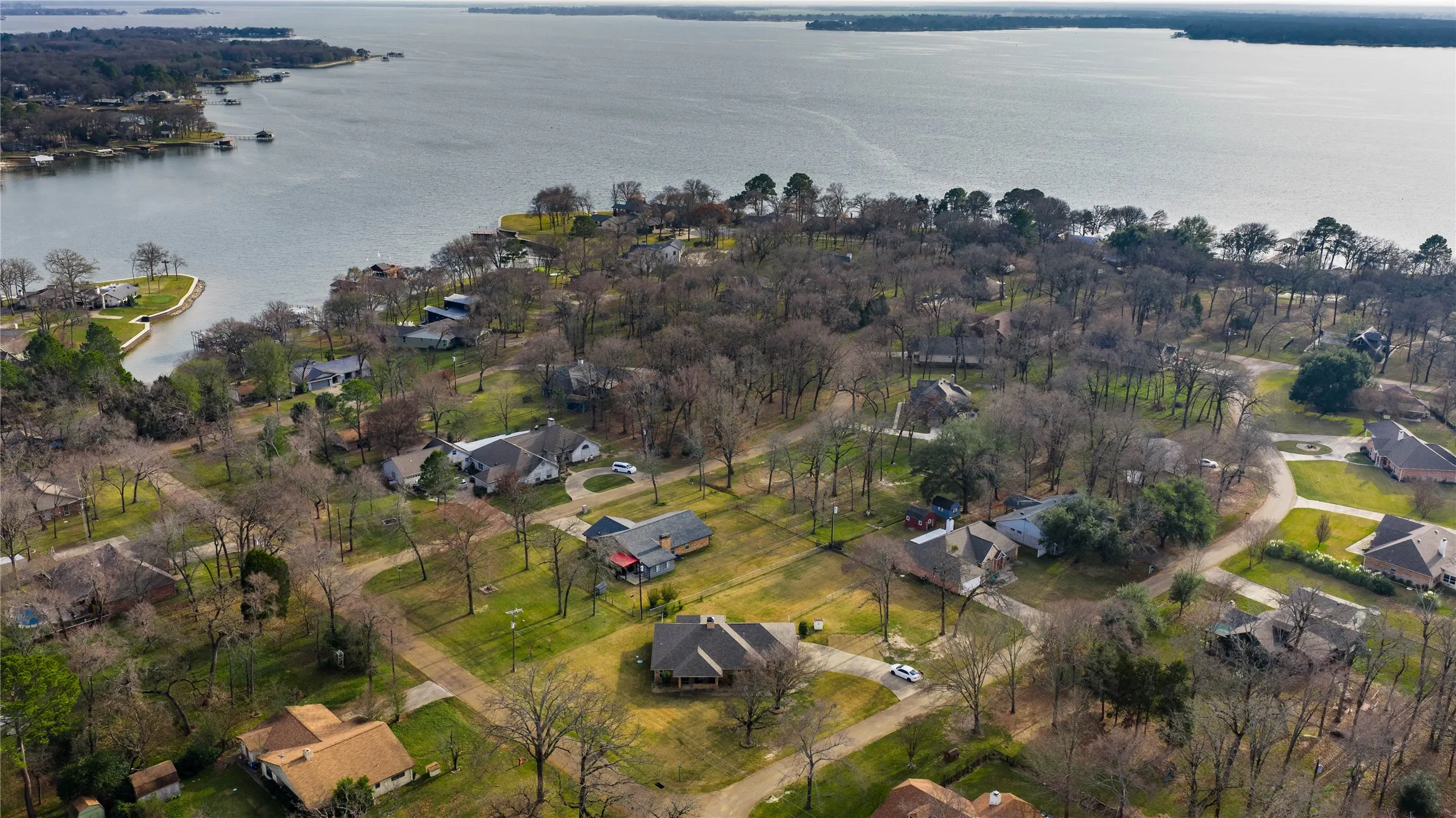 Single Family Residence For Sale in Henderson County , 111 Havenwood Drive, Enchanted Oaks, Texas 75156, 3 Bedroom, 2 Bathroom, 2 Garage spaces, 1,852 Sqft, built in 1990, mls#21341595, Real Estate Agent in Enchanted Oaks, Homes For Sale in Henderson county, Homes For Sale in Enchanted Oaks, Realtor in Enchanted Oaks Texas, Real Estate Brokerage Independent Realty Texas, Luminita Cordes Realtor