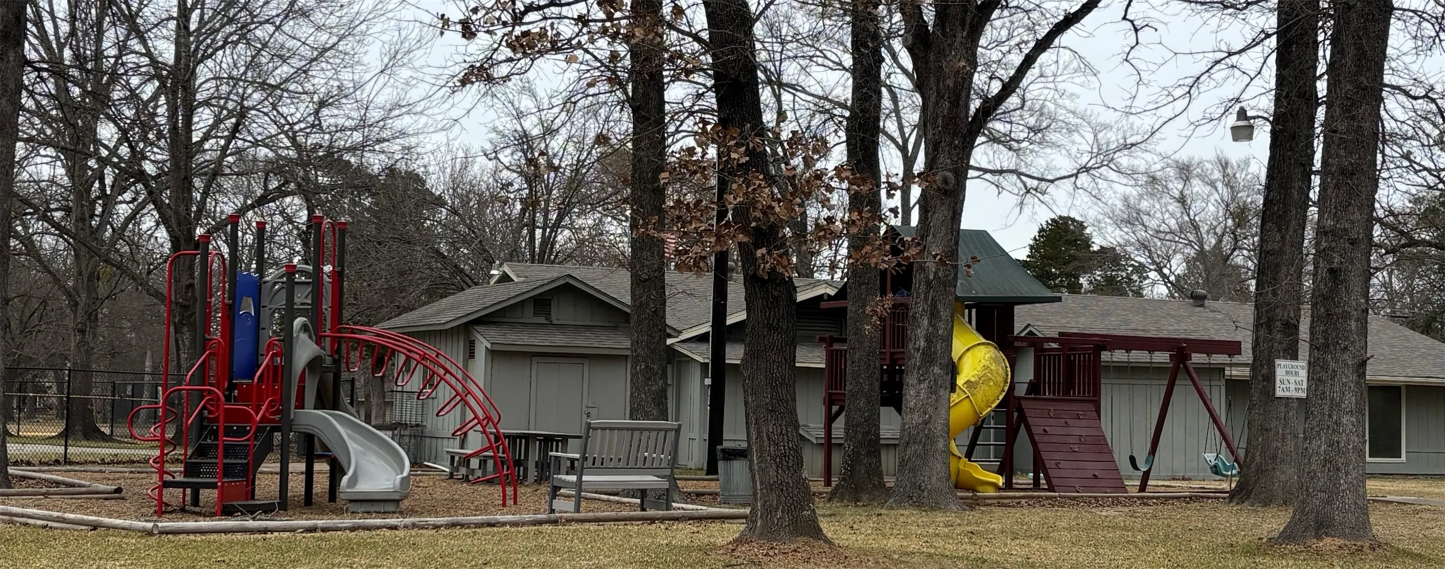 Single Family Residence For Sale in Henderson County , 111 Havenwood Drive, Enchanted Oaks, Texas 75156, 3 Bedroom, 2 Bathroom, 2 Garage spaces, 1,852 Sqft, built in 1990, mls#21341595, Real Estate Agent in Enchanted Oaks, Homes For Sale in Henderson county, Homes For Sale in Enchanted Oaks, Realtor in Enchanted Oaks Texas, Real Estate Brokerage Independent Realty Texas, Luminita Cordes Realtor