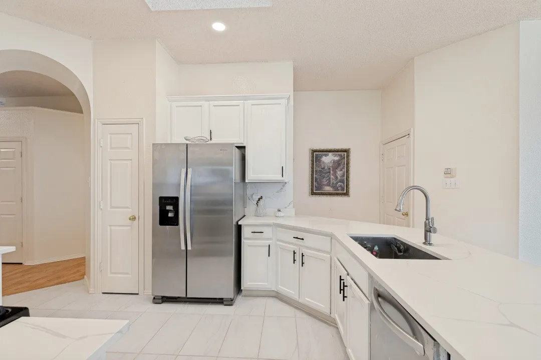 Single Family Residence For Sale in Collin County , 3705 Pinetree Drive, Mc Kinney, Texas 75070, 3 Bedroom, 2 Bathroom, 2 Garage spaces, 1,759 Sqft, built in 1999, mls#21341622, Real Estate Agent in Mc Kinney, Homes For Sale in Collin county, Homes For Sale in Mc Kinney, Realtor in Mc Kinney Texas, Real Estate Brokerage Independent Realty Texas, Luminita Cordes Realtor